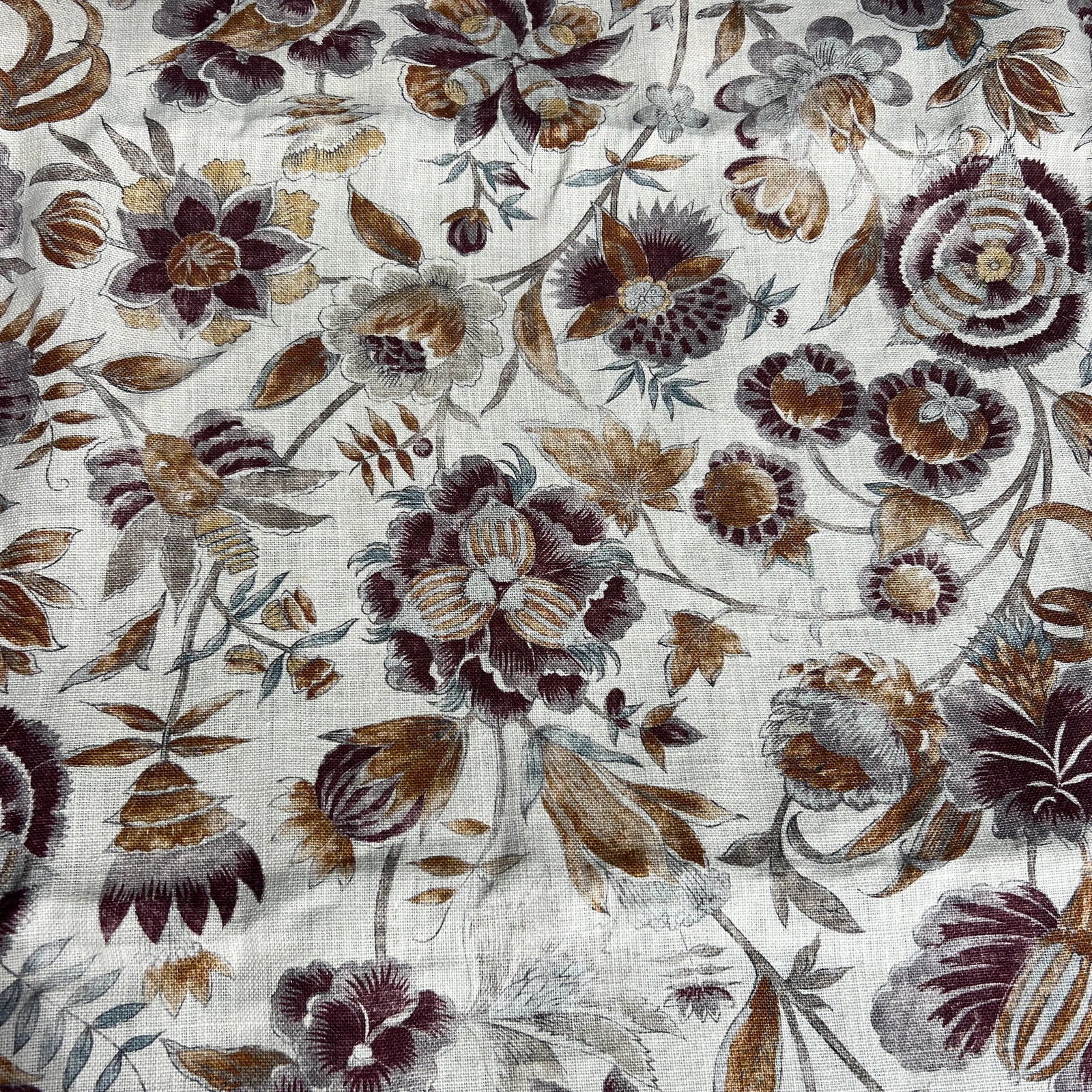 Suzanne Tucker Lucretia Linen Fabric - 5 3/4 Yards - 2