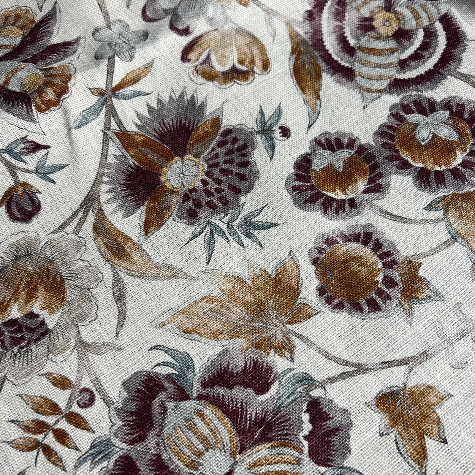 Suzanne Tucker Lucretia Linen Fabric - 5 3/4 Yards - 4