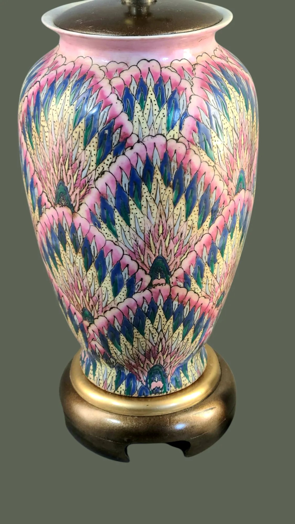 Late 20th Century Asian Flamestitch Pattern Colorful Painted Porcelain Peacock Feather Table Lamp - 6