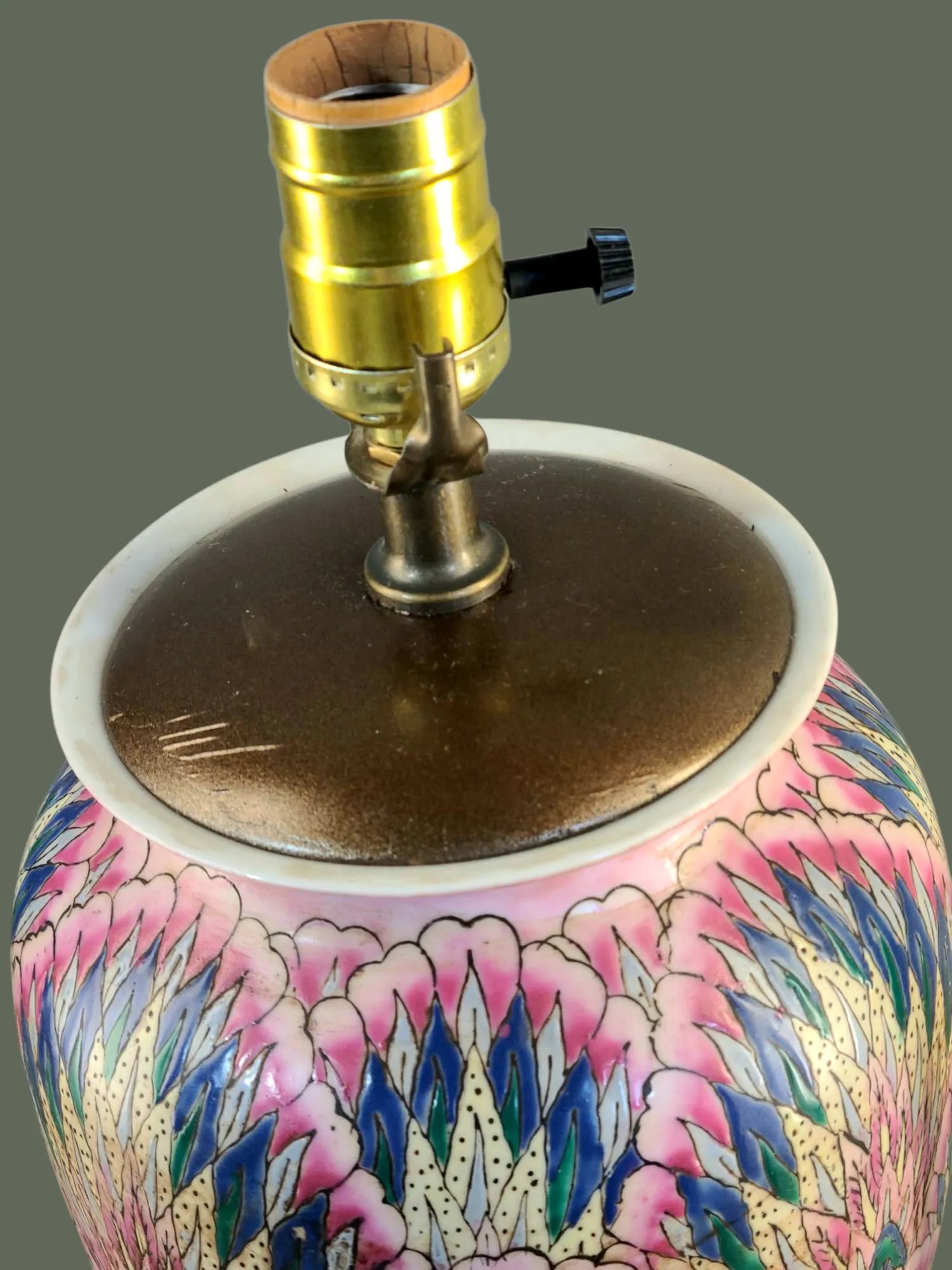 Late 20th Century Asian Flamestitch Pattern Colorful Painted Porcelain Peacock Feather Table Lamp - 7