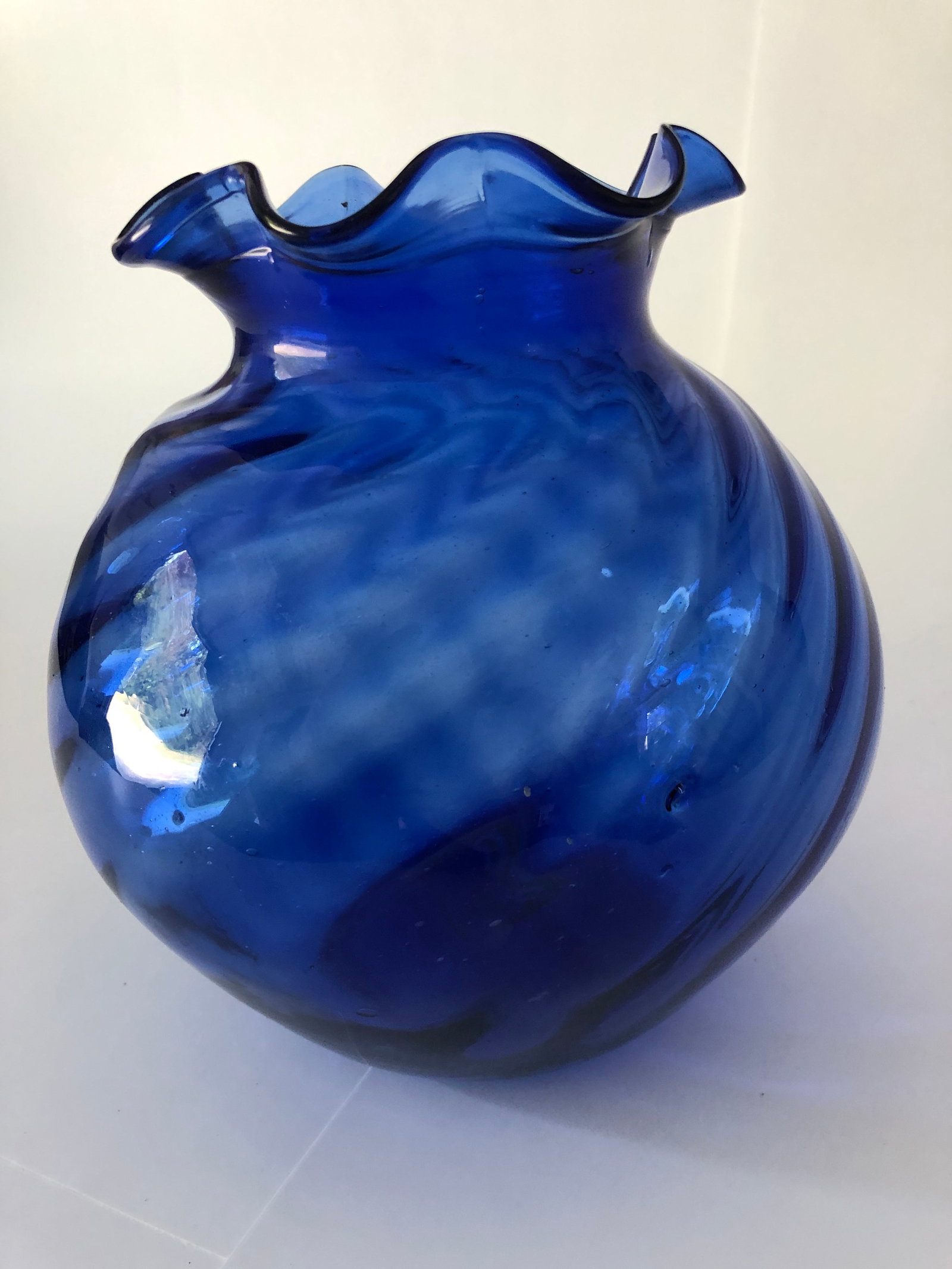 Vintage Hand Blown Cobalt Blue Ruffled Edge Vase - 2