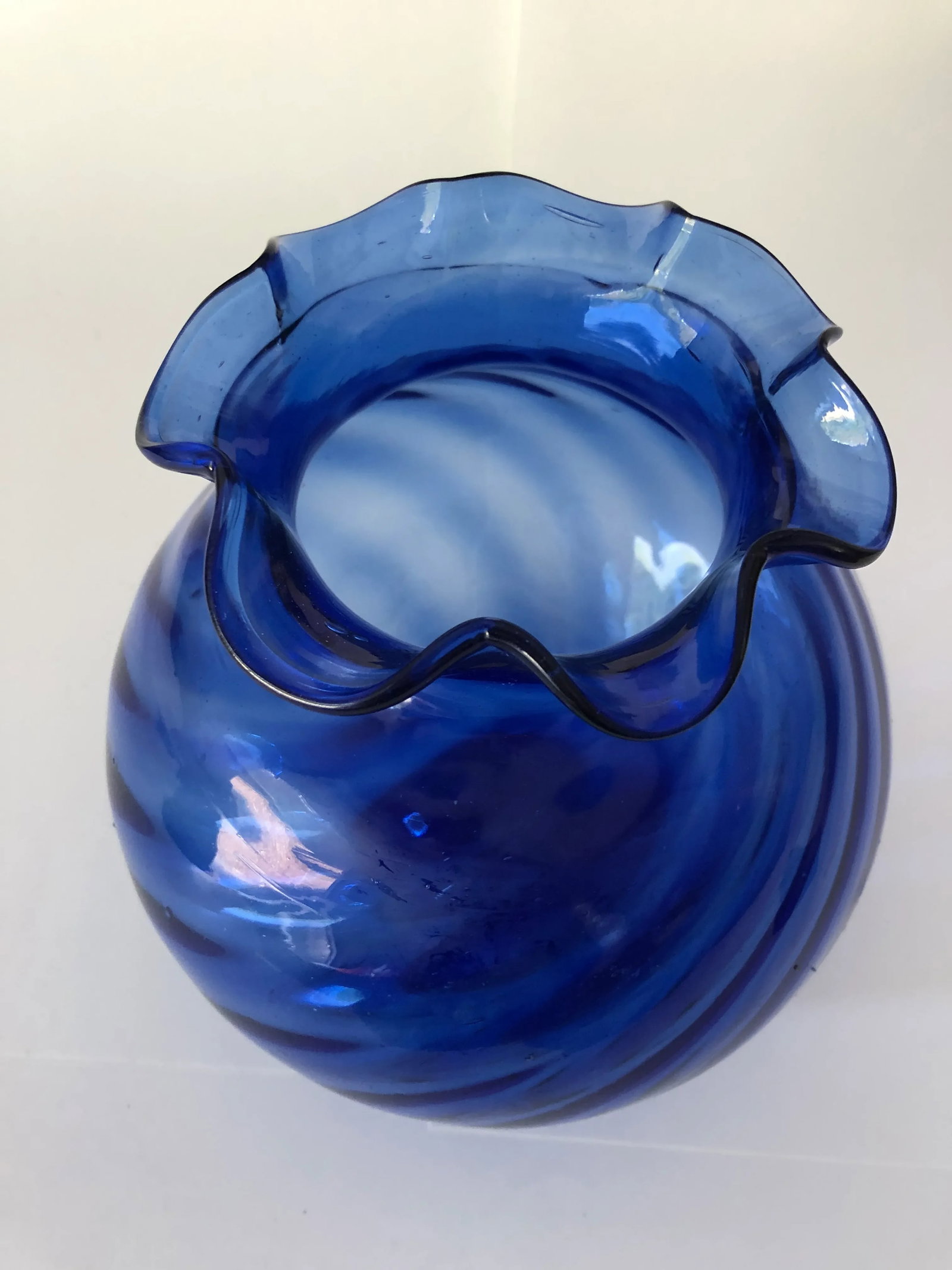 Vintage Hand Blown Cobalt Blue Ruffled Edge Vase - 3