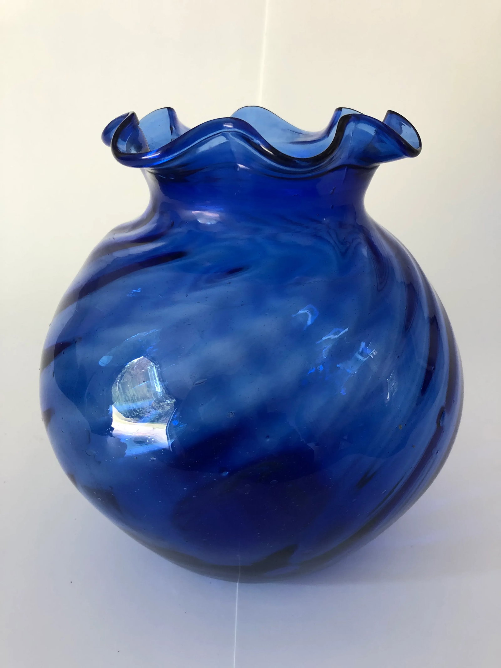 Vintage Hand Blown Cobalt Blue Ruffled Edge Vase - 5