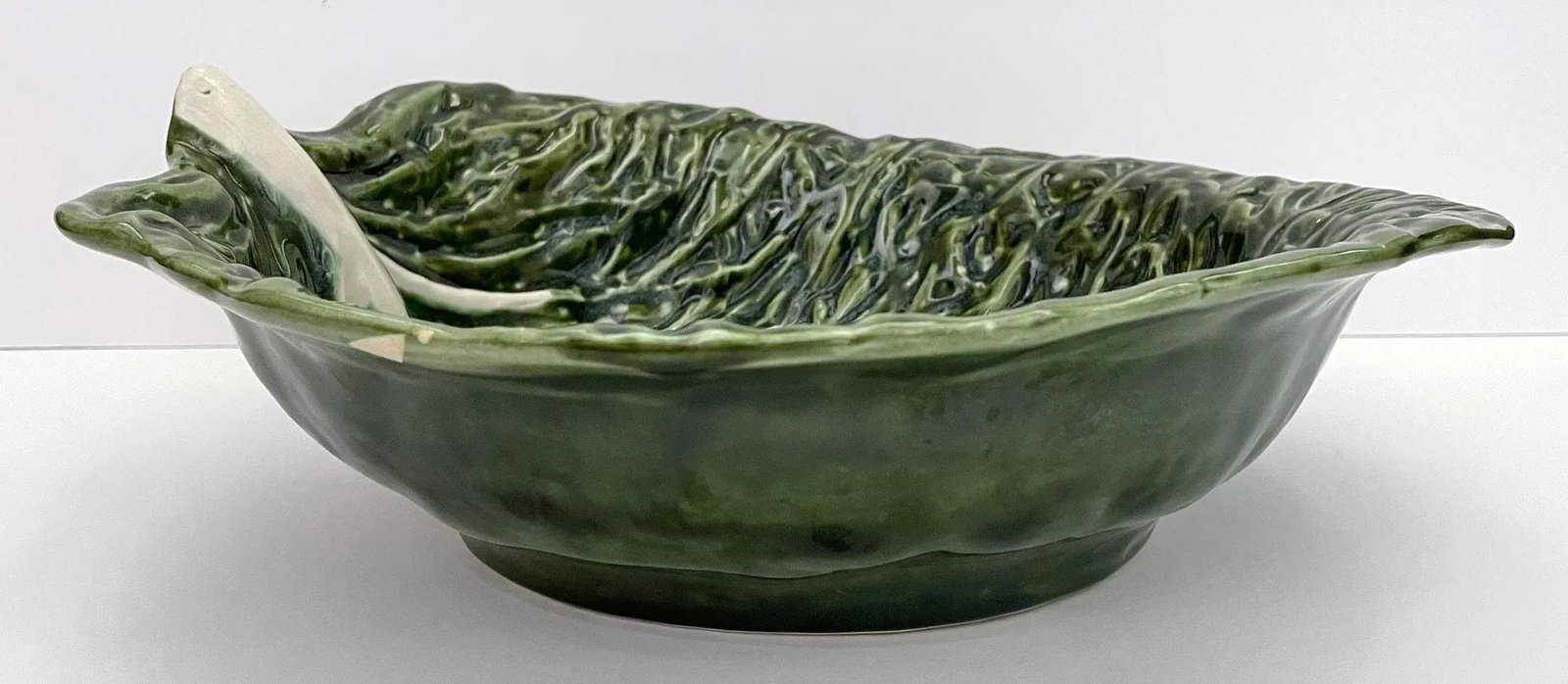 1960s Majolica Cabbage Leaf Serving Bowl - 4