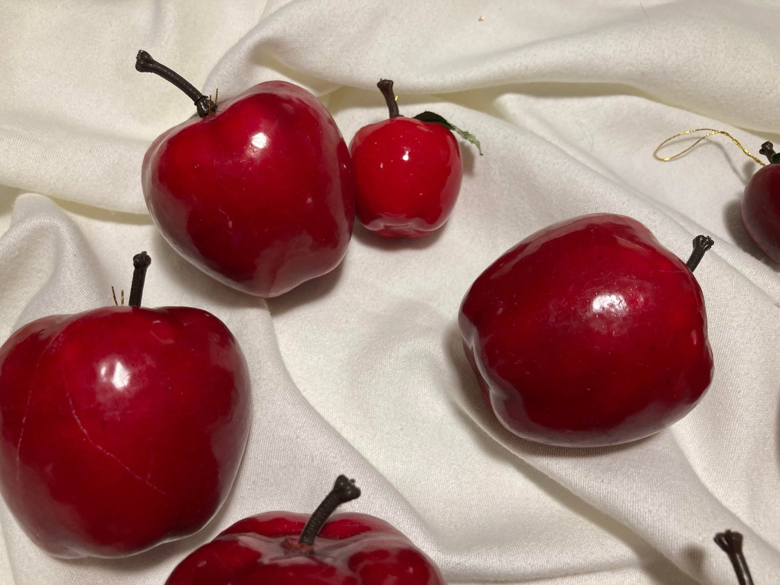 Assorted Vintage Holiday Glossy Red Papier-Mache Apple Holiday Ornaments - 8