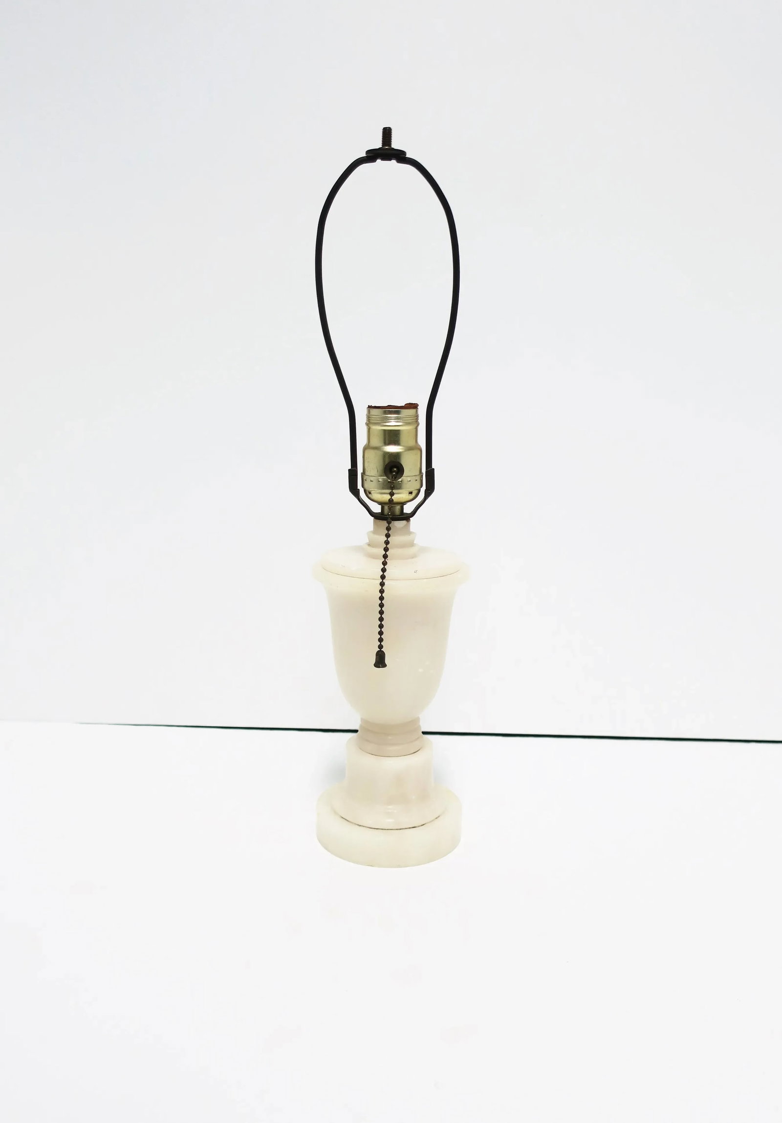 Italian Art Deco Modern White Alabaster Marble Urn Desk or Table Lamp - 3