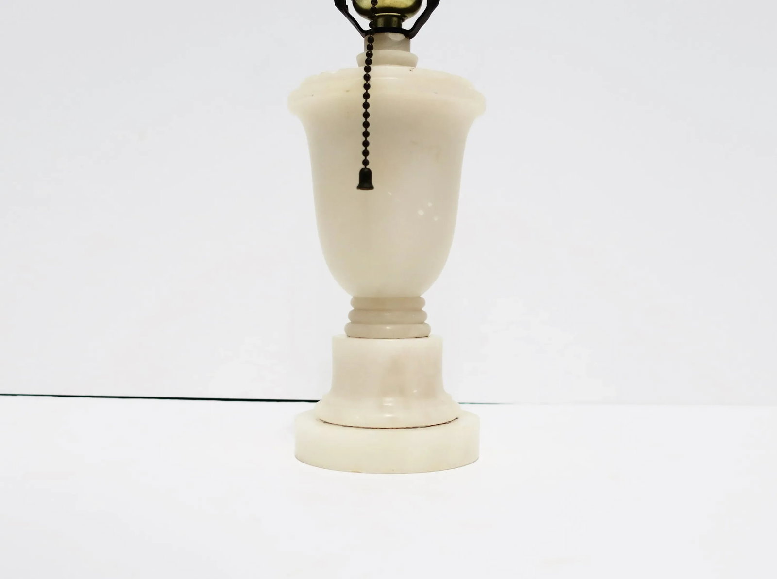 Italian Art Deco Modern White Alabaster Marble Urn Desk or Table Lamp - 8