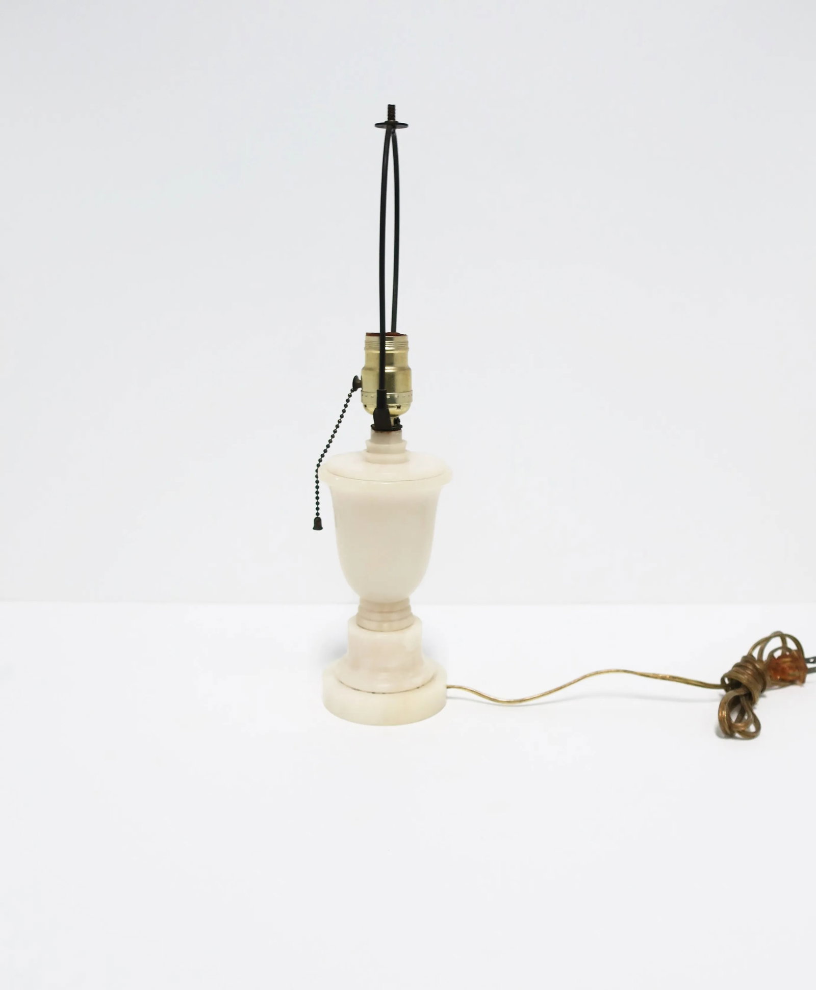 Italian Art Deco Modern White Alabaster Marble Urn Desk or Table Lamp - 9