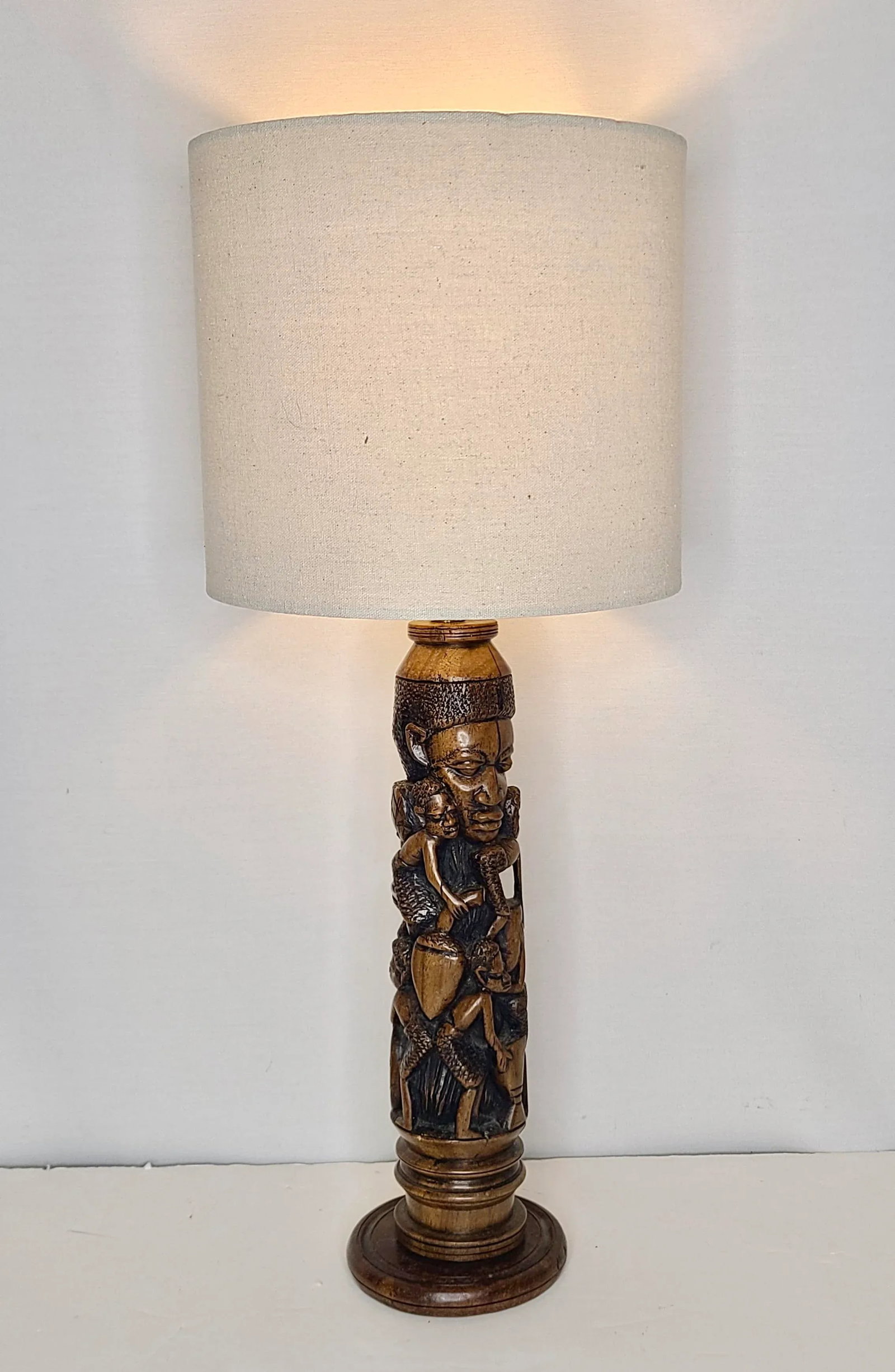 1920s African Hard Wood Carved Lamp with Intertwined Mother With Her Children Figurines - 8