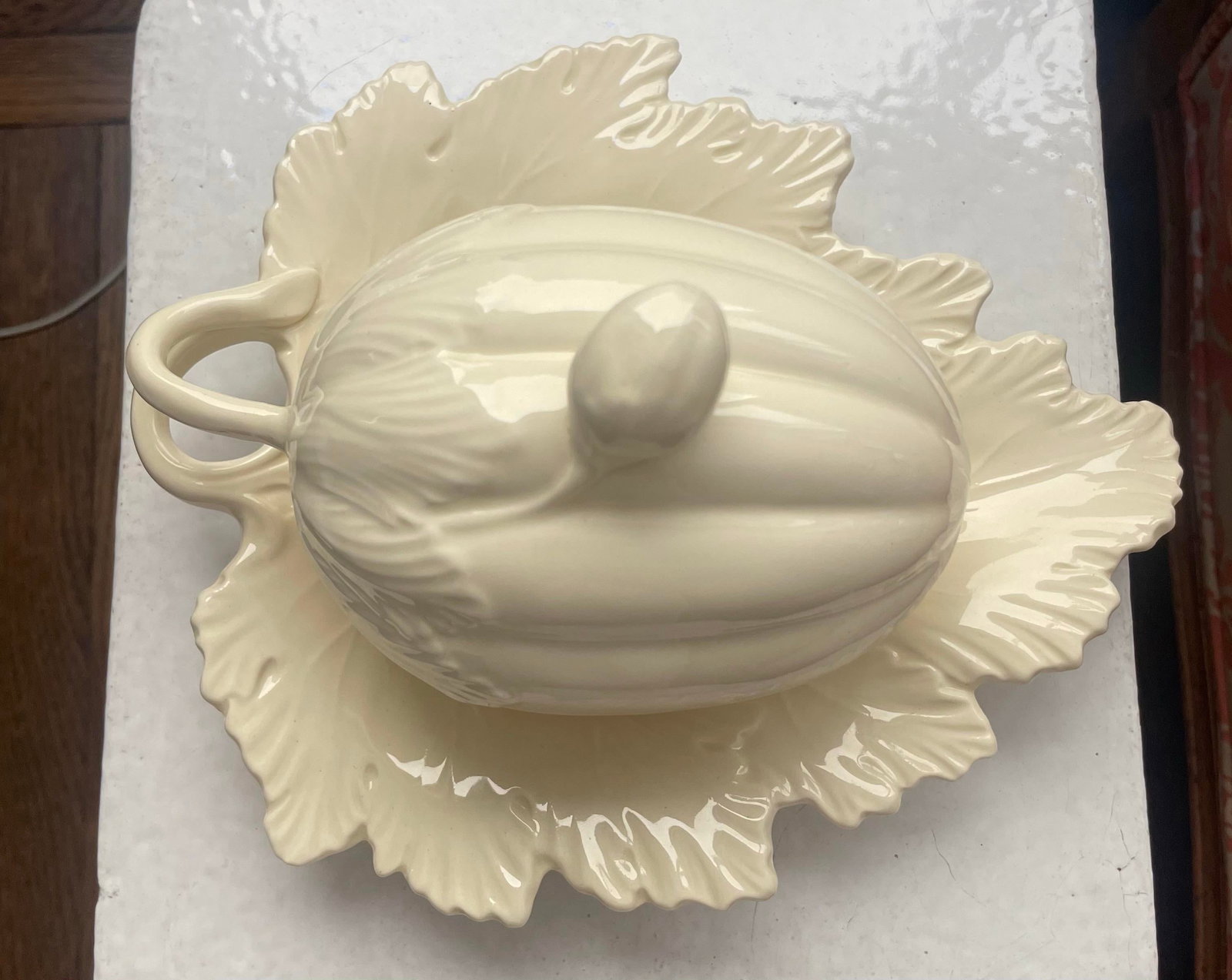Wedgwood Creamware Small Tureen on Dish - 5