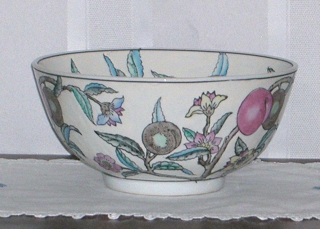 Chinese 8" Fruit Bowl ~ Marked Mid 20th Century ~ Hand Painted - 2