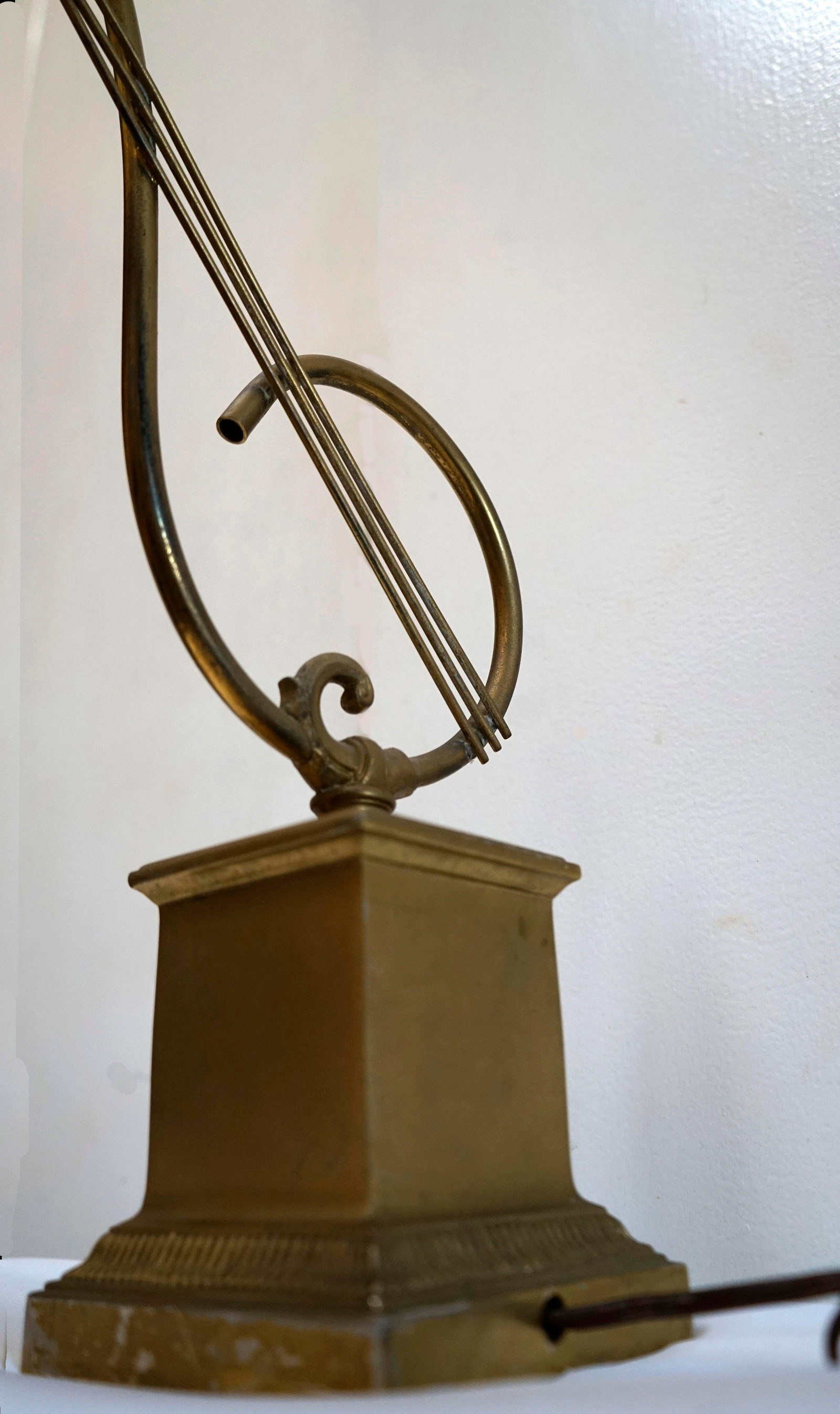Vintage 1960s Treble Clef Piano Light - 6