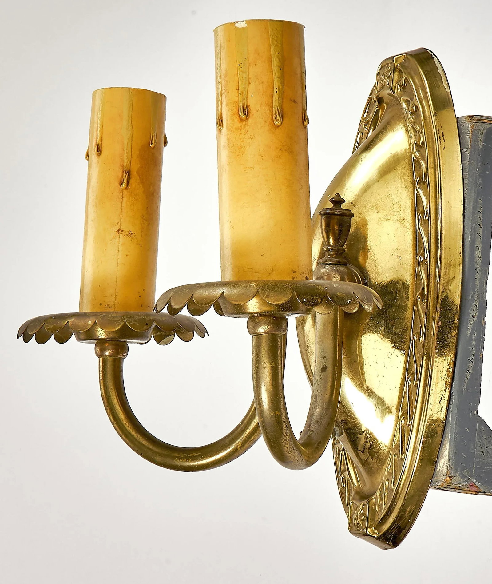 Antique Art Deco Stamped Brass Two Arm Wall Sconce With Twist Knob Switch - 7