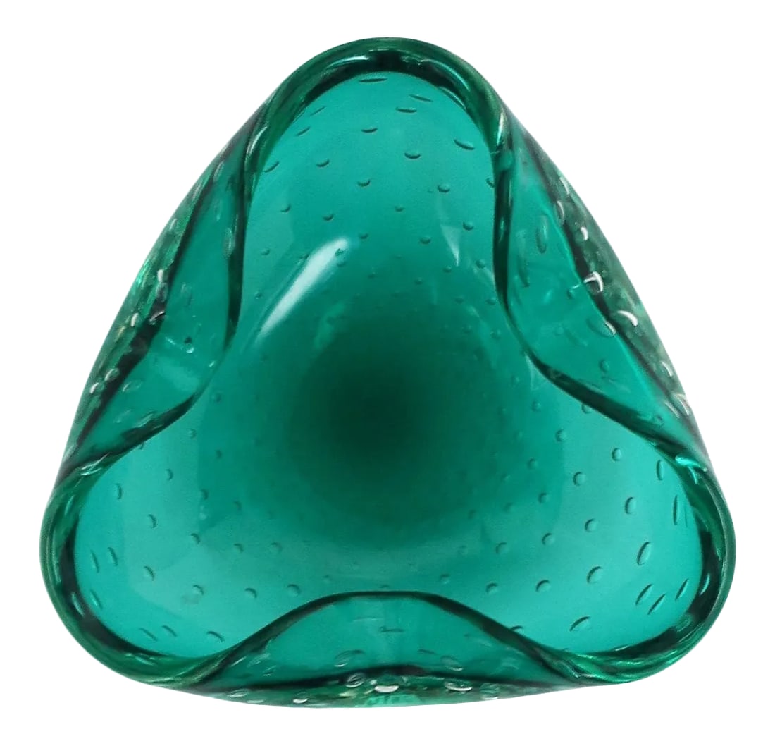 Italian Murano Emerald Green Art Glass Bowl After Seguso: A beautiful and substantial Italian Murano emerald green art glass bowl with a controlled bubble design in the style of designer Angelo Seguso, circa mid-20th century, Italy. Bowl or ashtray has a bea