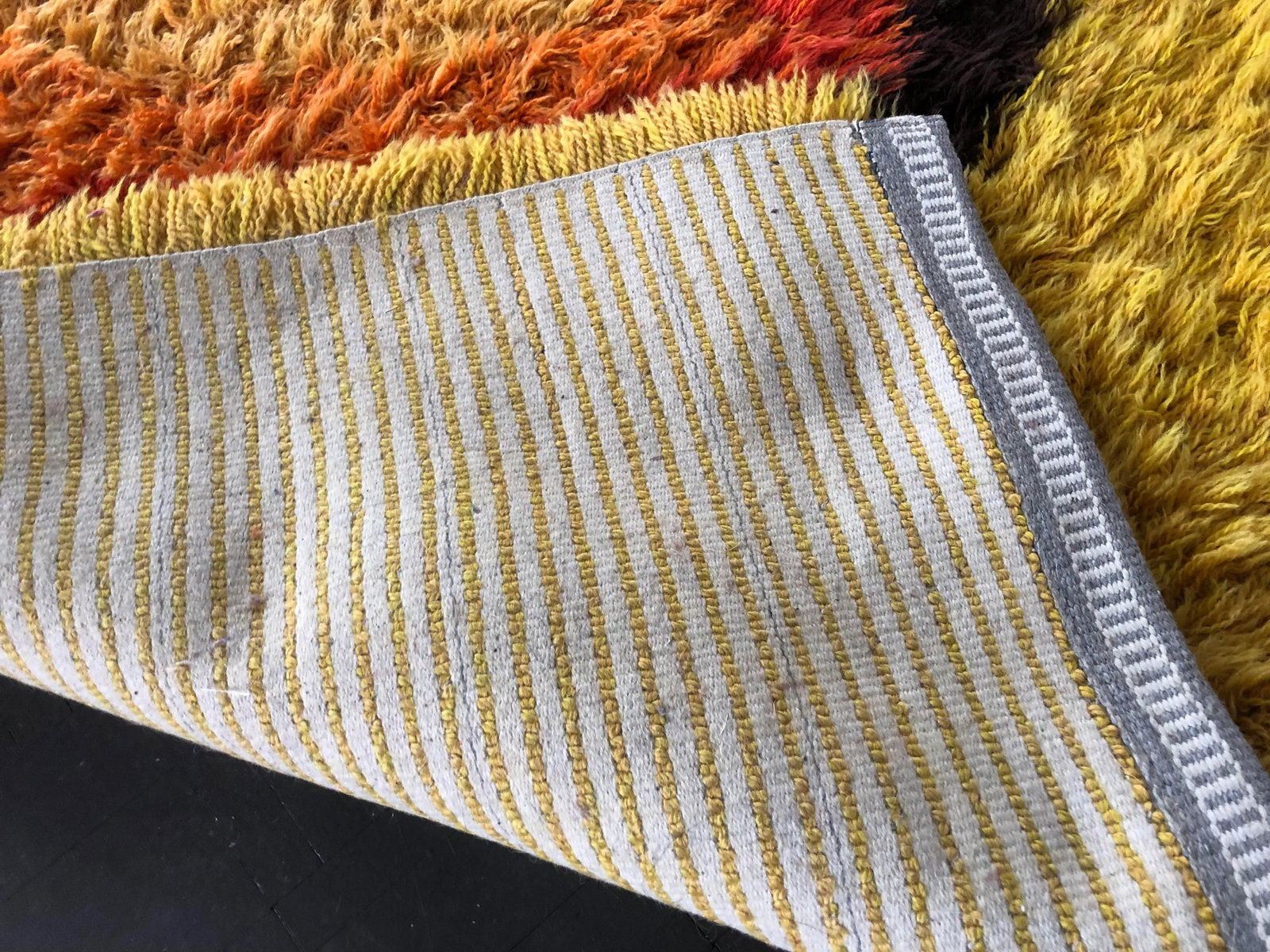 Mid Century Rya Style Sunburst Shag - 9