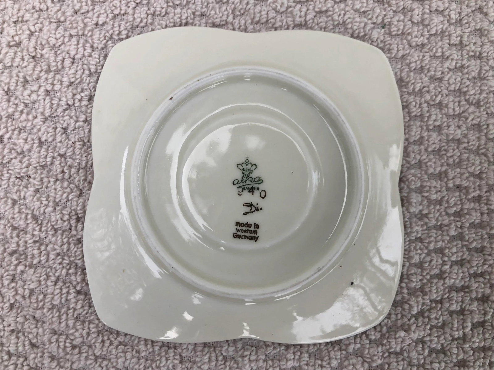 Vintage Bone China Tea Cups & Saucers Set- 4 Pieces - 10