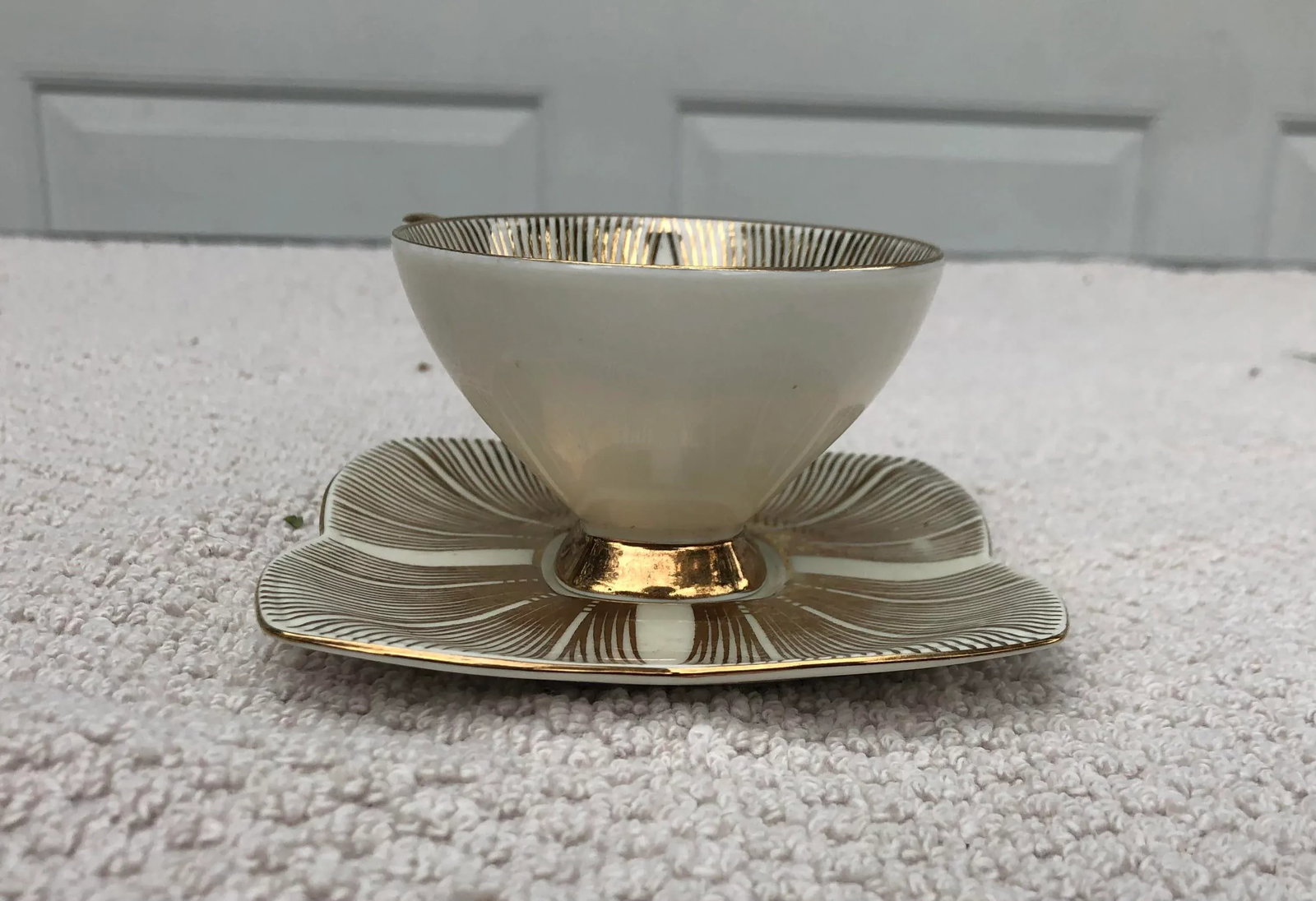 Vintage Bone China Tea Cups & Saucers Set- 4 Pieces - 2