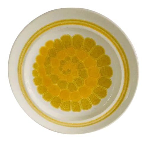 Mid-Century Franciscan Earthware Dinner Plate: 1960's Mid-Century Franciscan Earthware in Sundance pattern Dinner Plate in excellent condition. 10.5"D Condition: Alterations: Original Condition Unaltered Imperfections: Some Imperfections