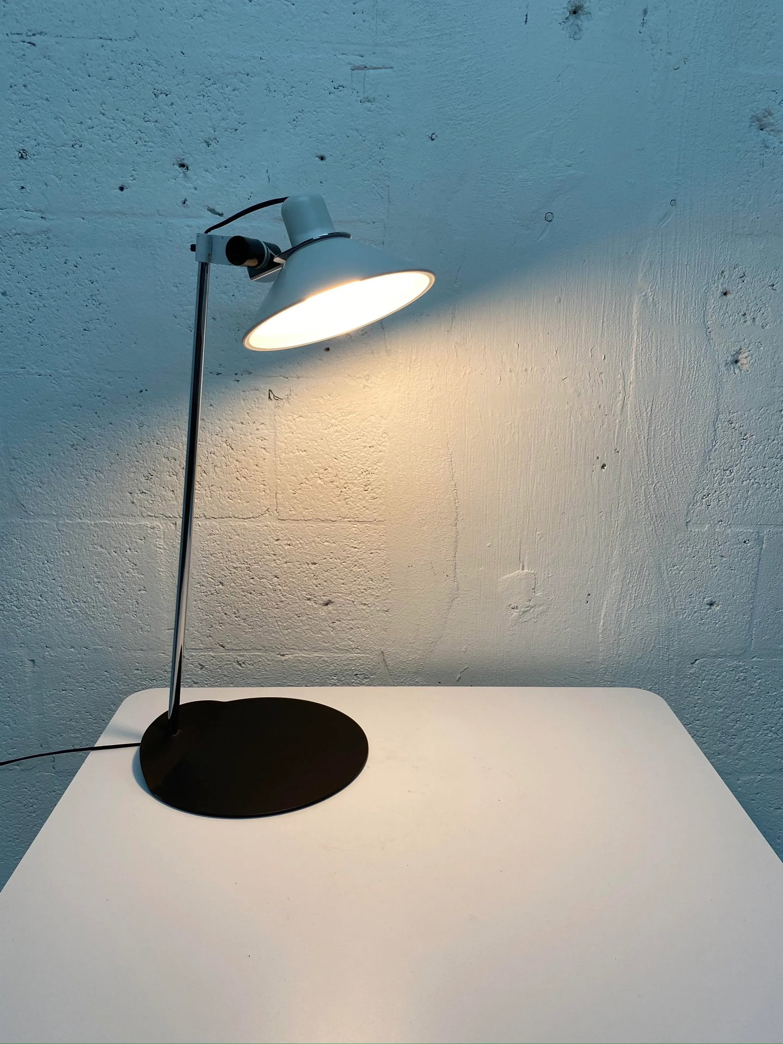 Black and White Postmodern Lamp - 8
