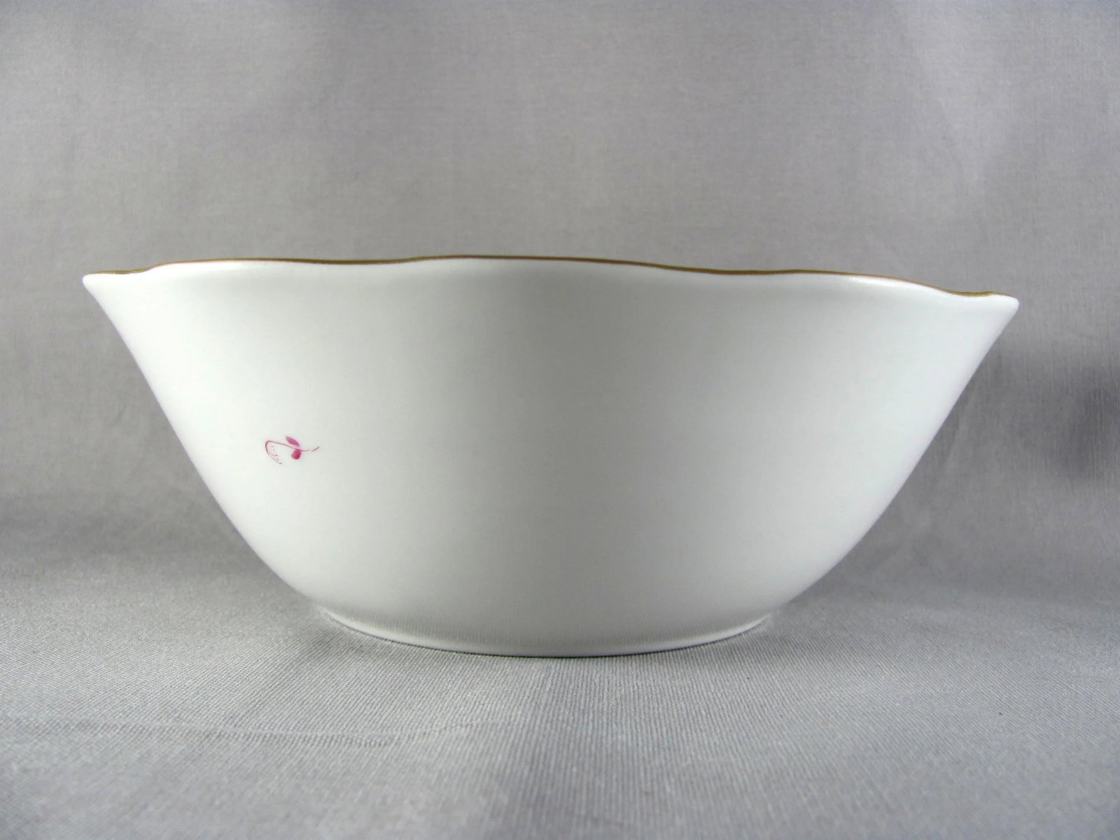 7-3/4" Herend Chinese Bouquet Raspberry Round Vegetable Serving Bowl - 4