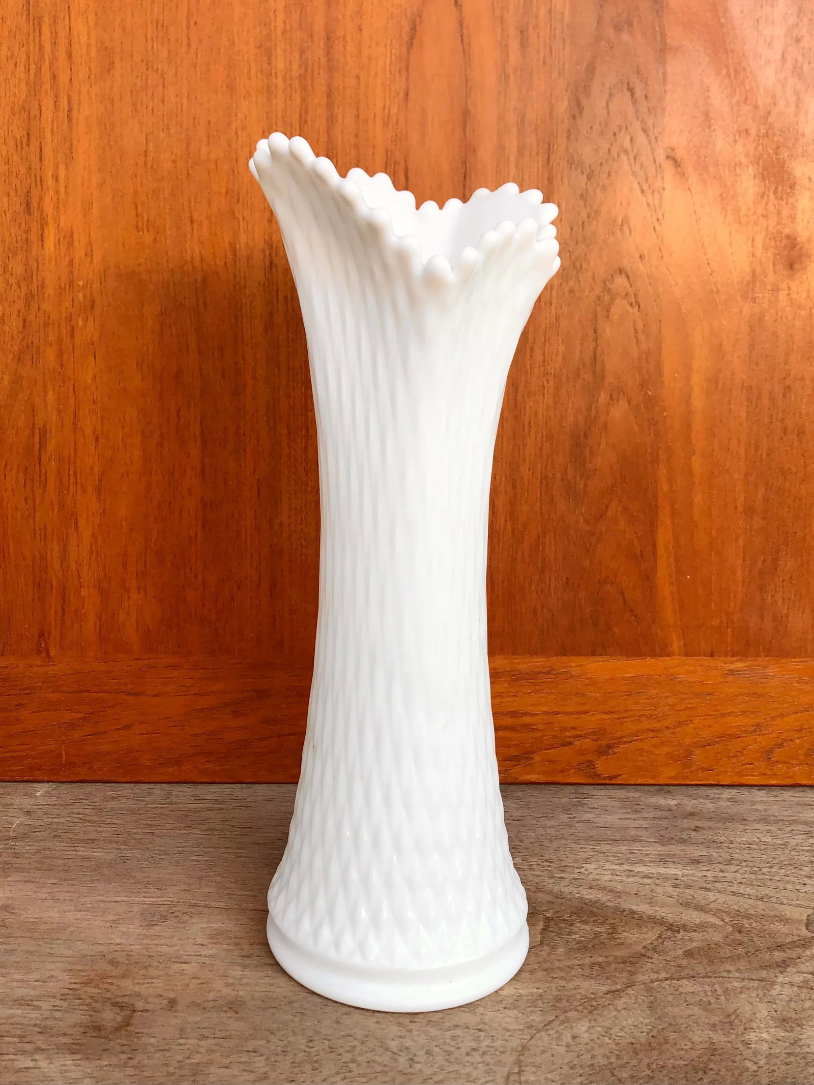 Vintage Mid-Century Modern Milk Glass Swung Glass Stretch Vase. - 2
