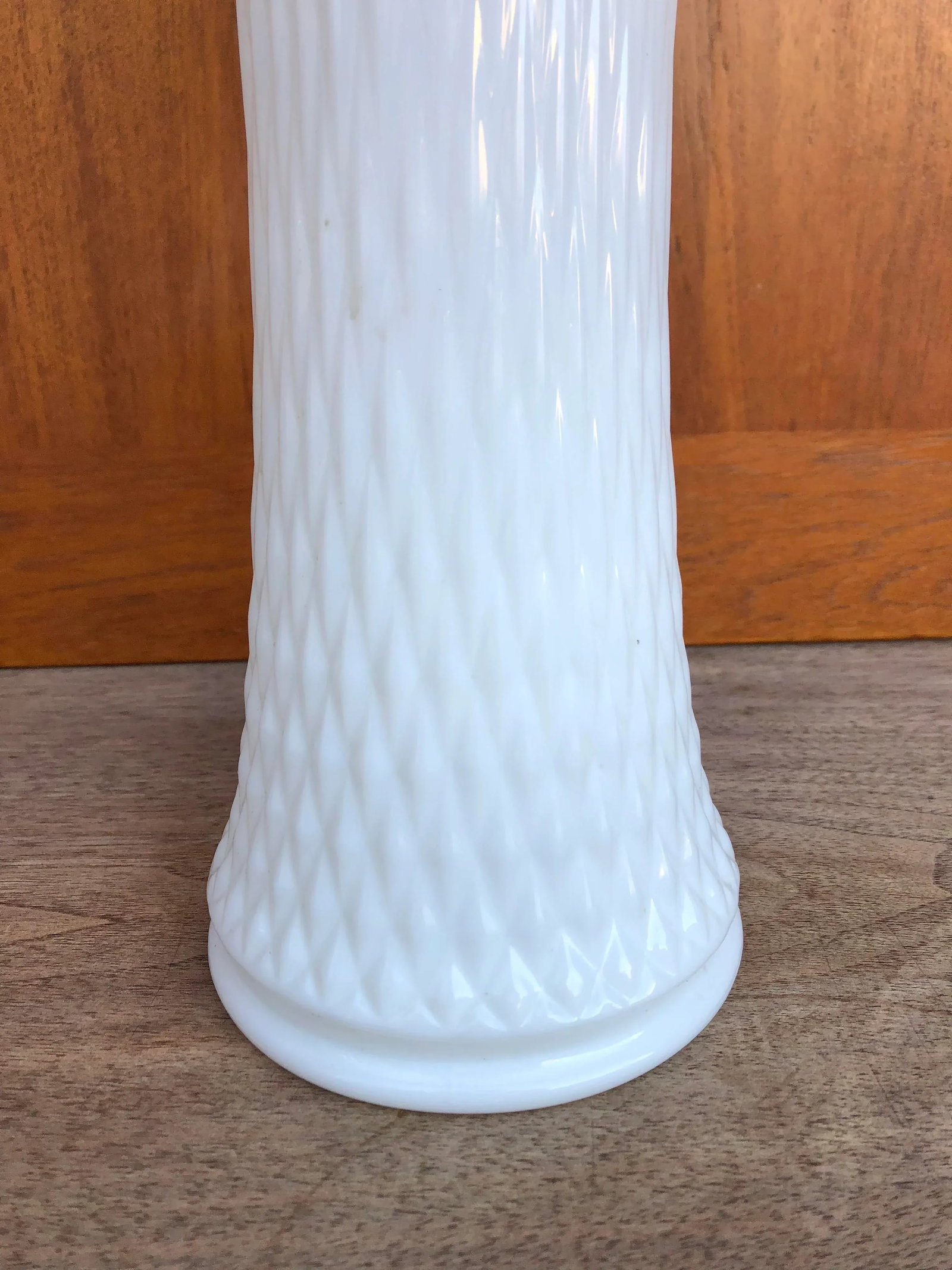 Vintage Mid-Century Modern Milk Glass Swung Glass Stretch Vase. - 7