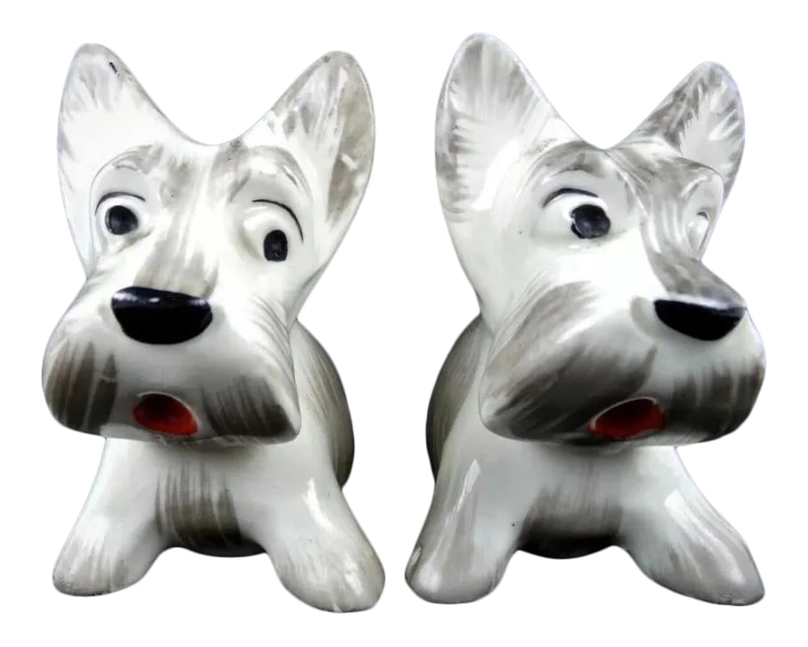 1950s Hand Painted Dog Scottie Scottish or Westie West Highland White Terrier Ceramic Salt & Pepper: Extraordinary pair of 1950s, masterfully hand painted, Scottie (Scottish) or Westie (West Highland White) Terrier Dogs,) Salt and Pepper Shakers from Japan I'm hopeless in love with these terriers in
