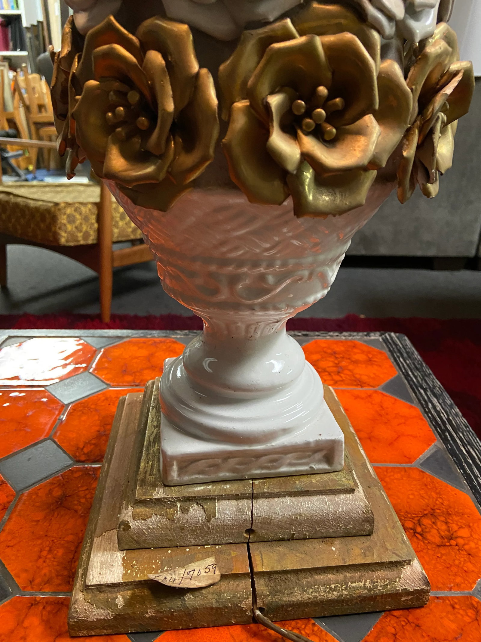 Vintage Capodimonte Porcelain Floral Table Lamp - 10