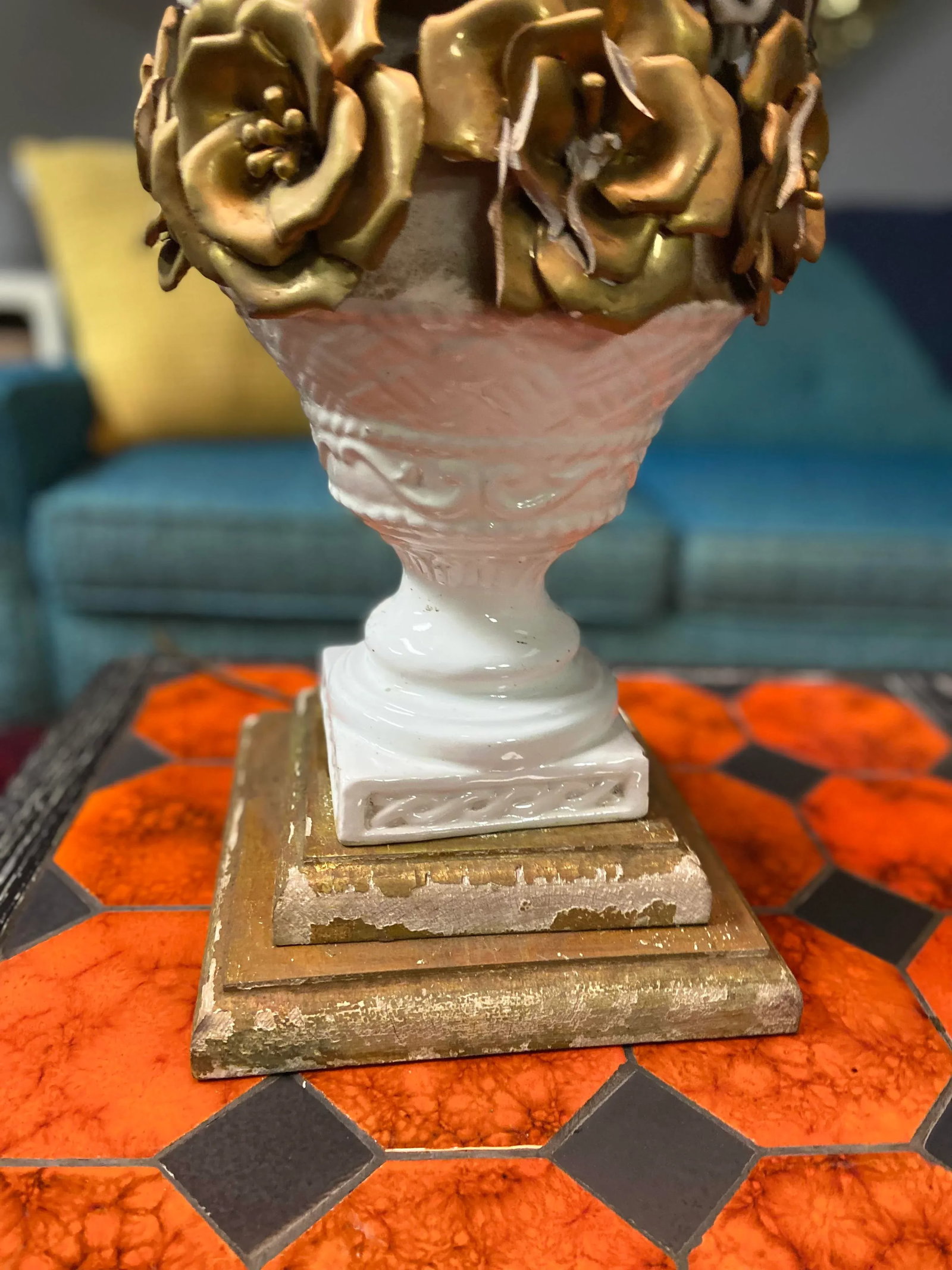 Vintage Capodimonte Porcelain Floral Table Lamp - 9