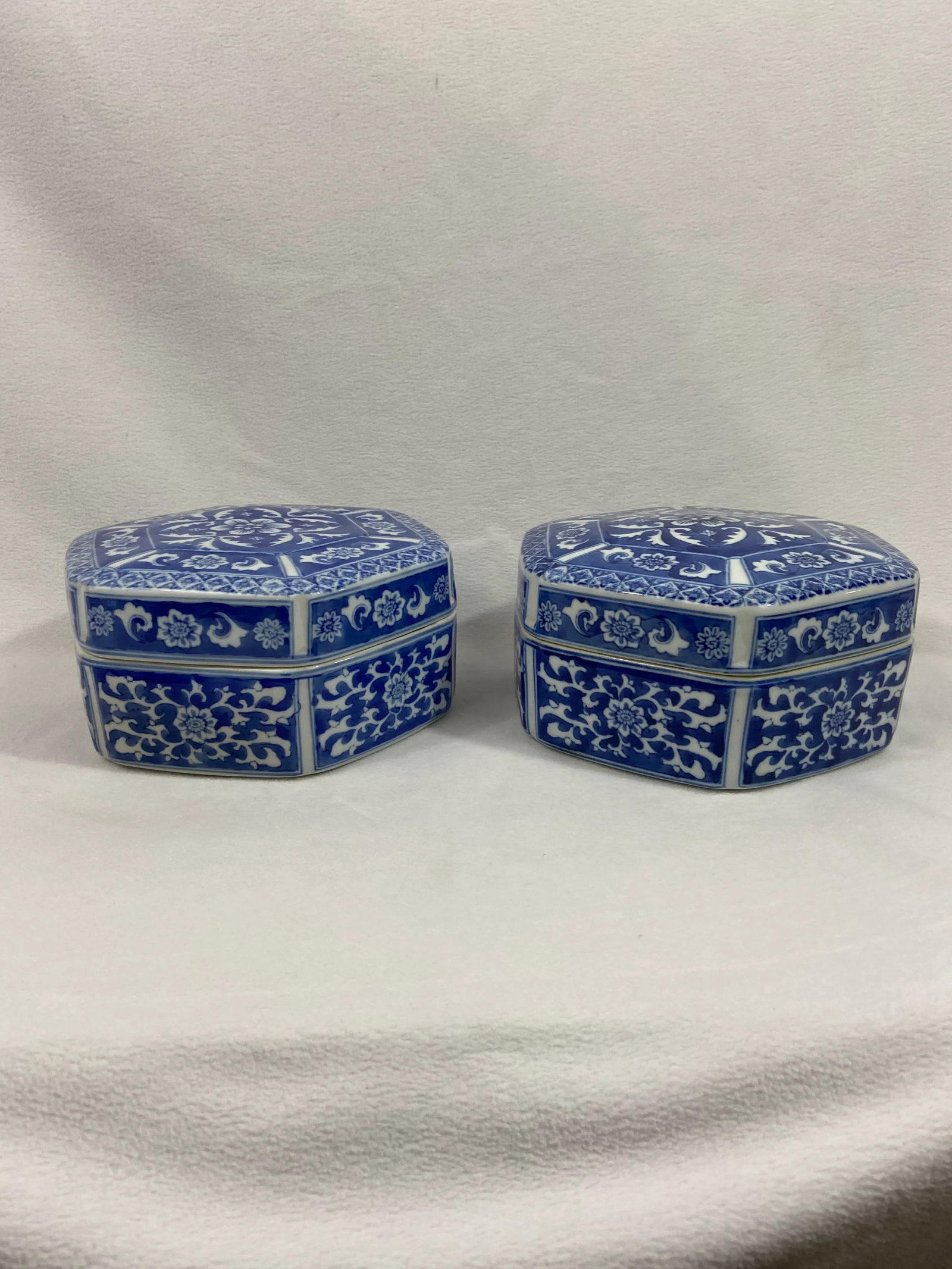 Vintage Blue and White Chinese Porcelain Boxes- a Pair - 2