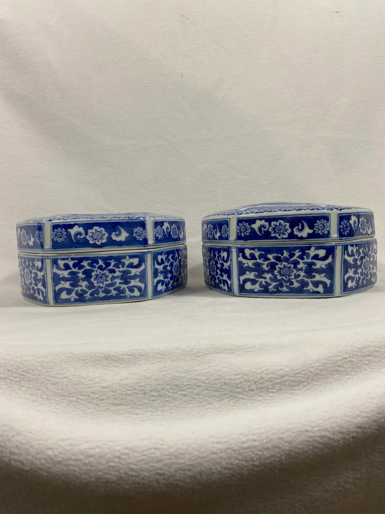 Vintage Blue and White Chinese Porcelain Boxes- a Pair - 3