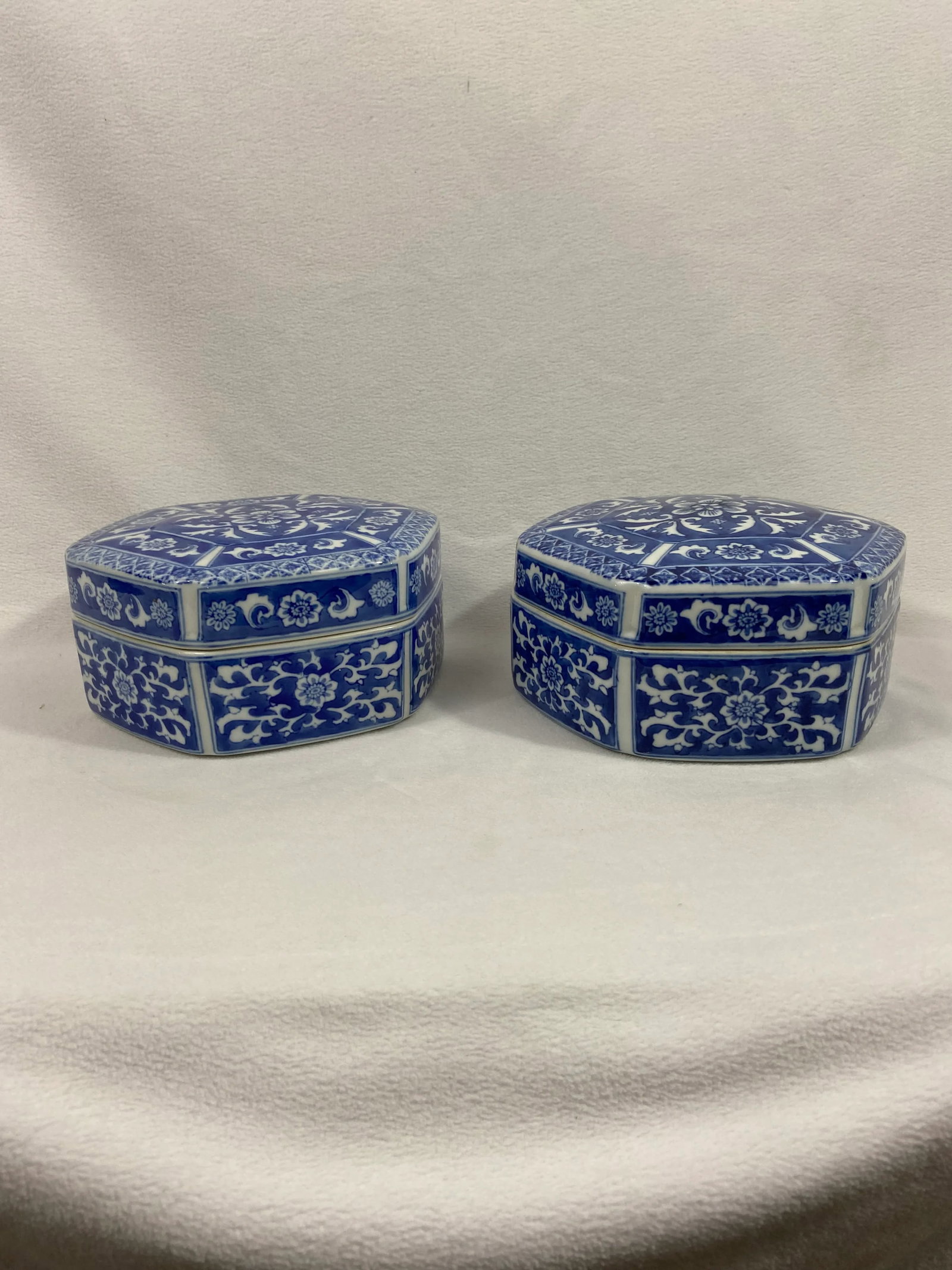 Vintage Blue and White Chinese Porcelain Boxes- a Pair - 9