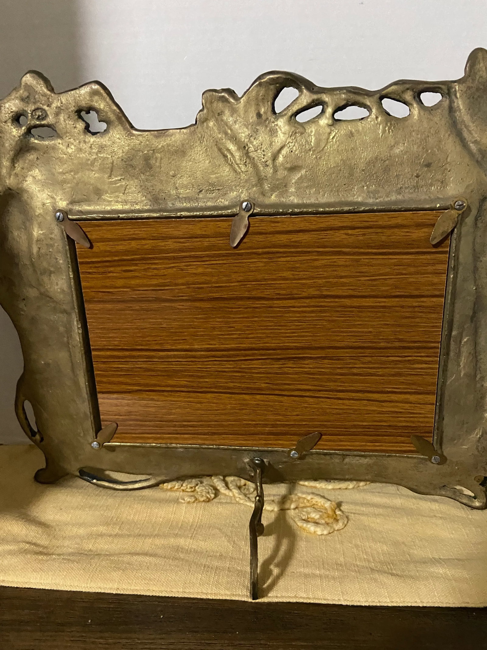 Mid 20th Century Art Deco Lady Brass Picture Frame - 3