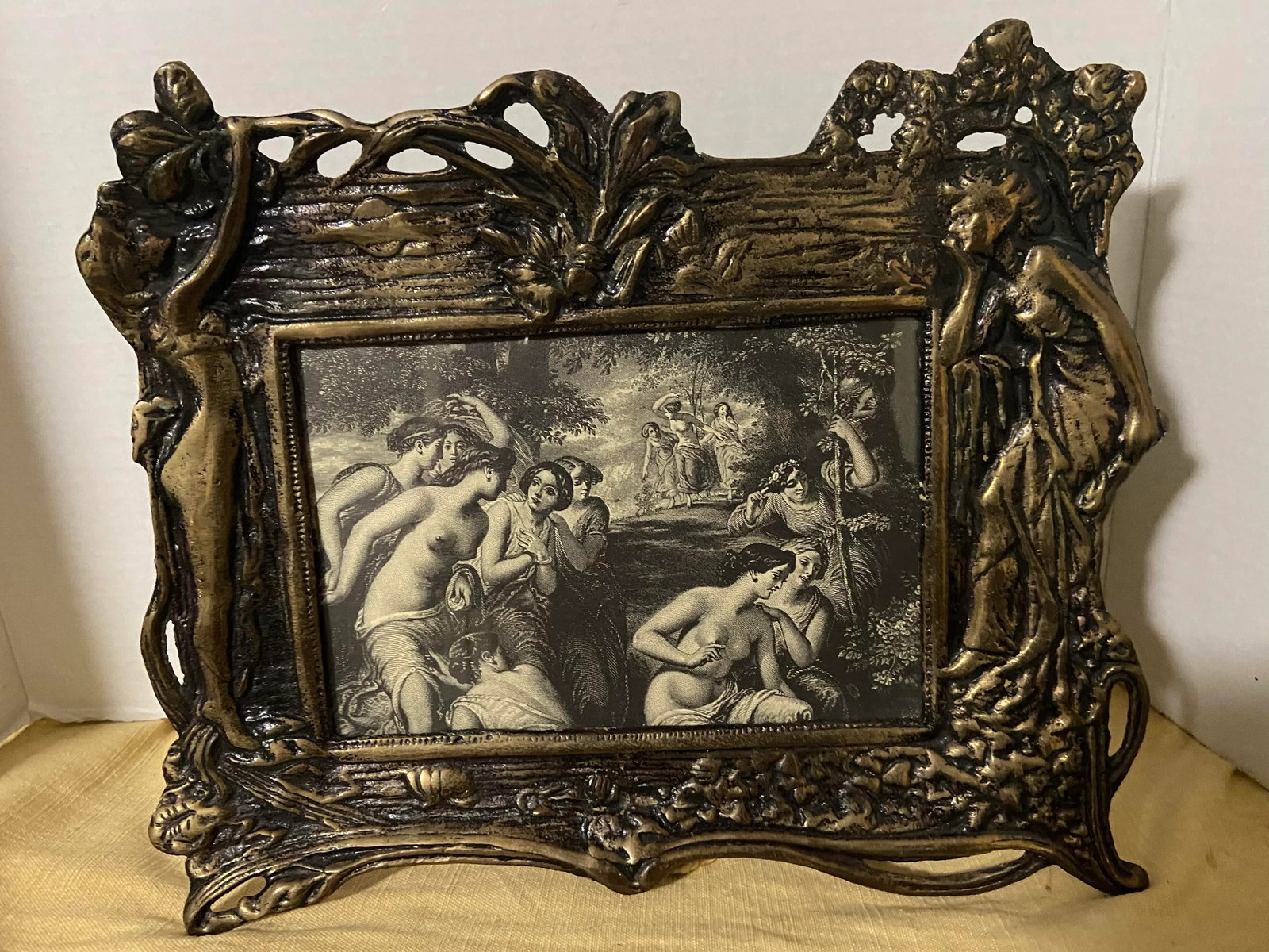 Mid 20th Century Art Deco Lady Brass Picture Frame - 6