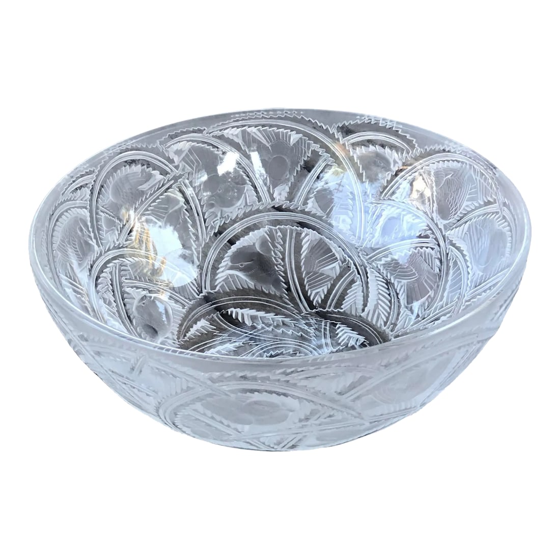 Lalique Crystal Pinsons Bird Bowl: Stunning vintage Lalique clear to frosted bowl in the Pinsons pattern, showing finches among spiky foliage reminiscent of brambles. Signed "Lalique France." Excellent condition Condition: Alterations: