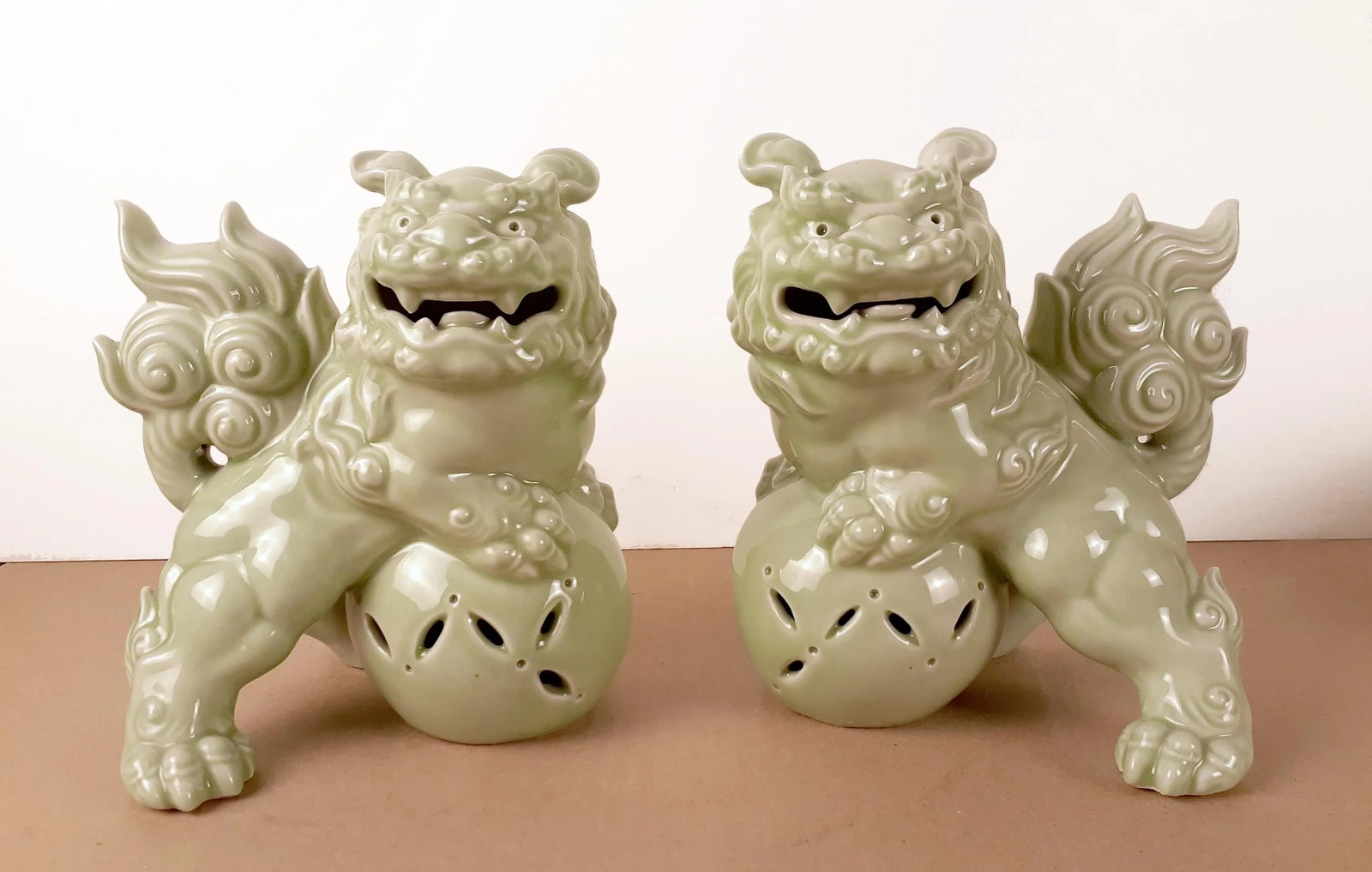 Mid Century Pair of Chinese Celadon Fu Dogs - 8