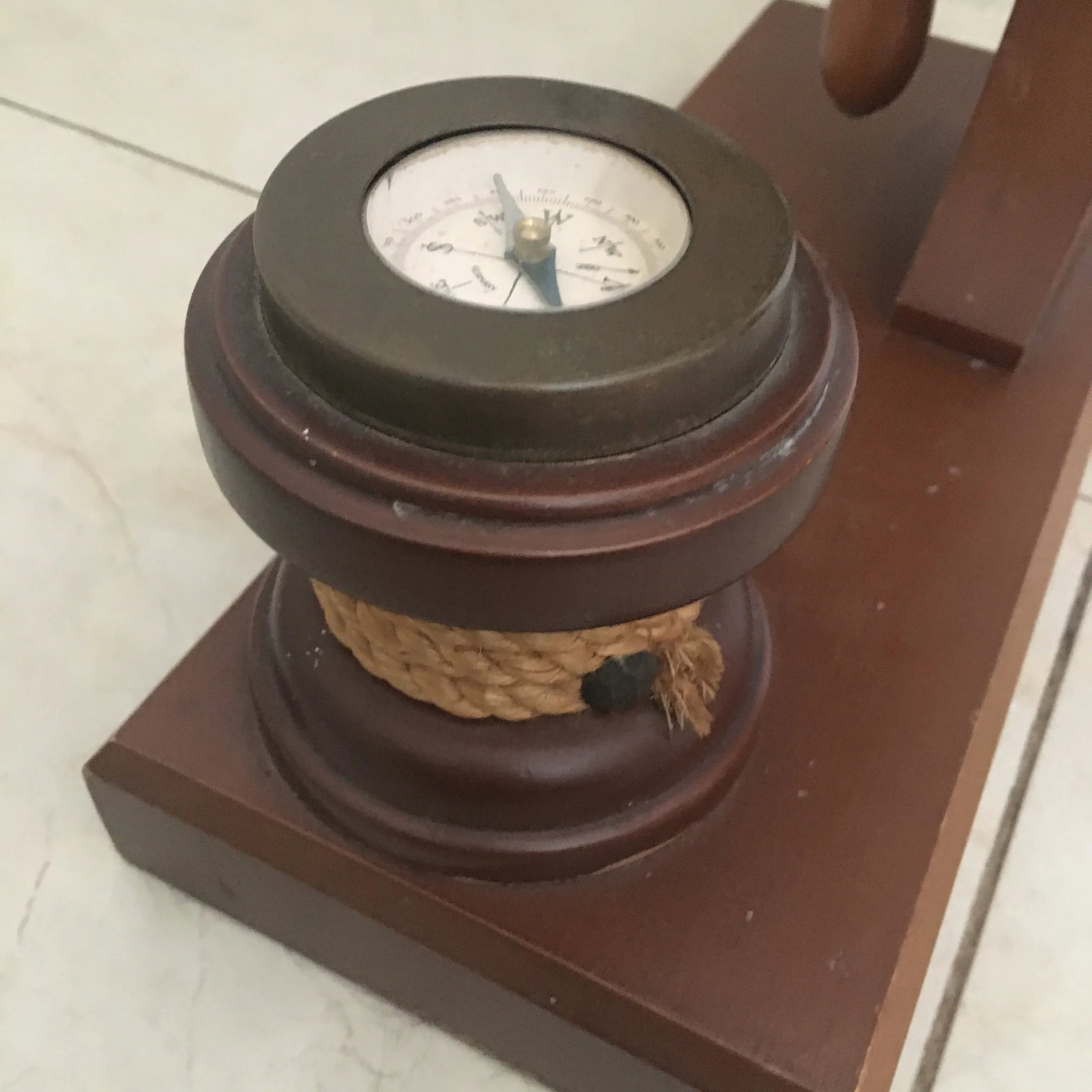 Vintage Mid-Century Ship Wheel Table Lamp With Brass Compass - 10