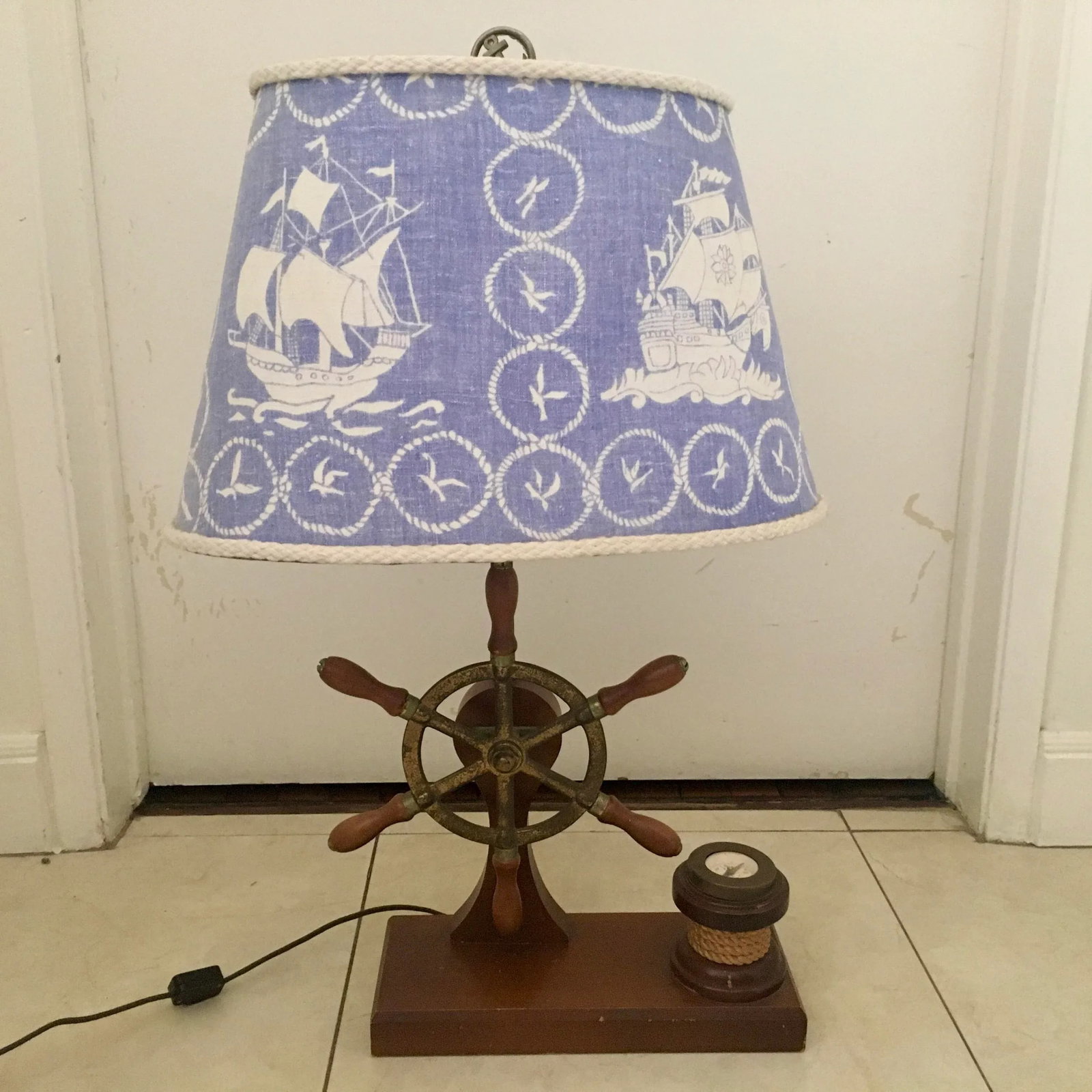Vintage Mid-Century Ship Wheel Table Lamp With Brass Compass - 13