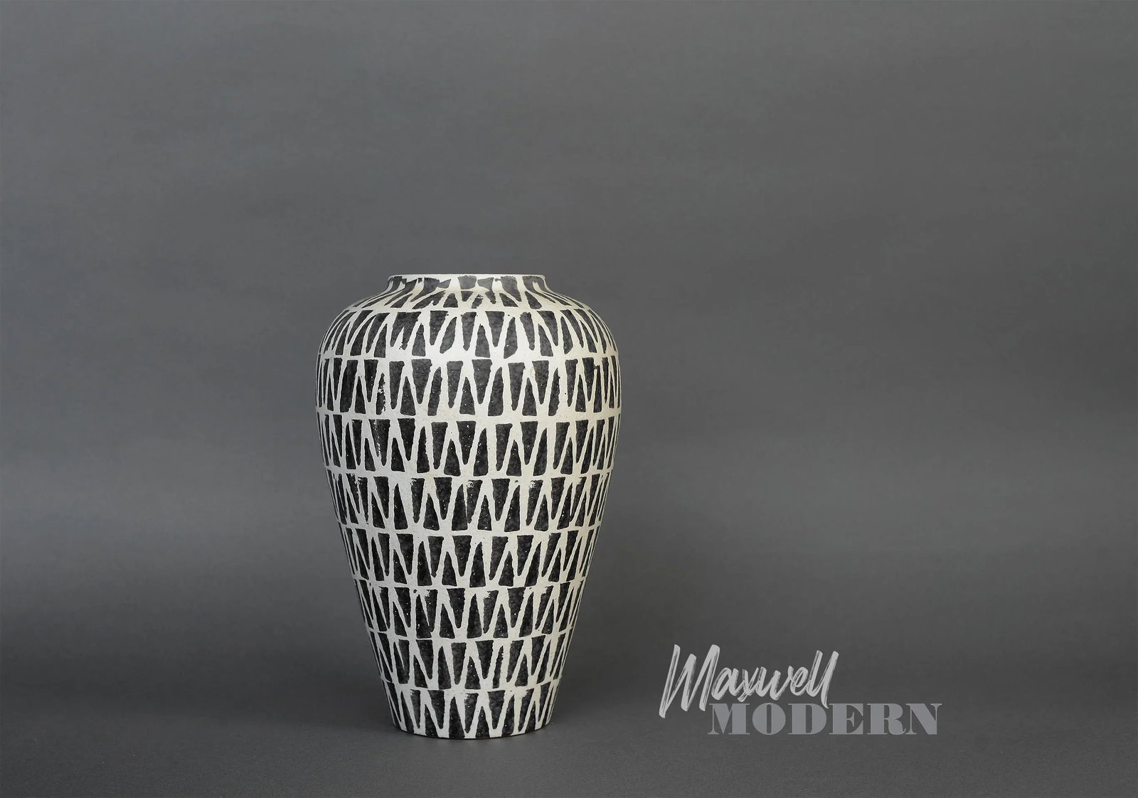 Mid Century Italian Black & White Abstract Pattern Ceramic Vase - 2