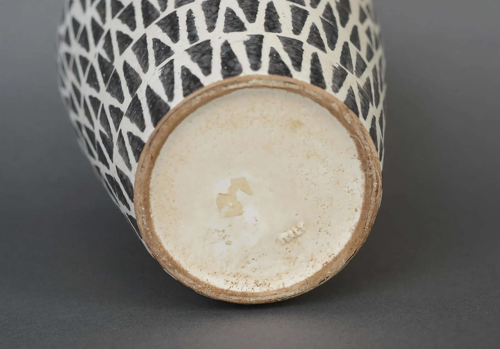 Mid Century Italian Black & White Abstract Pattern Ceramic Vase - 7
