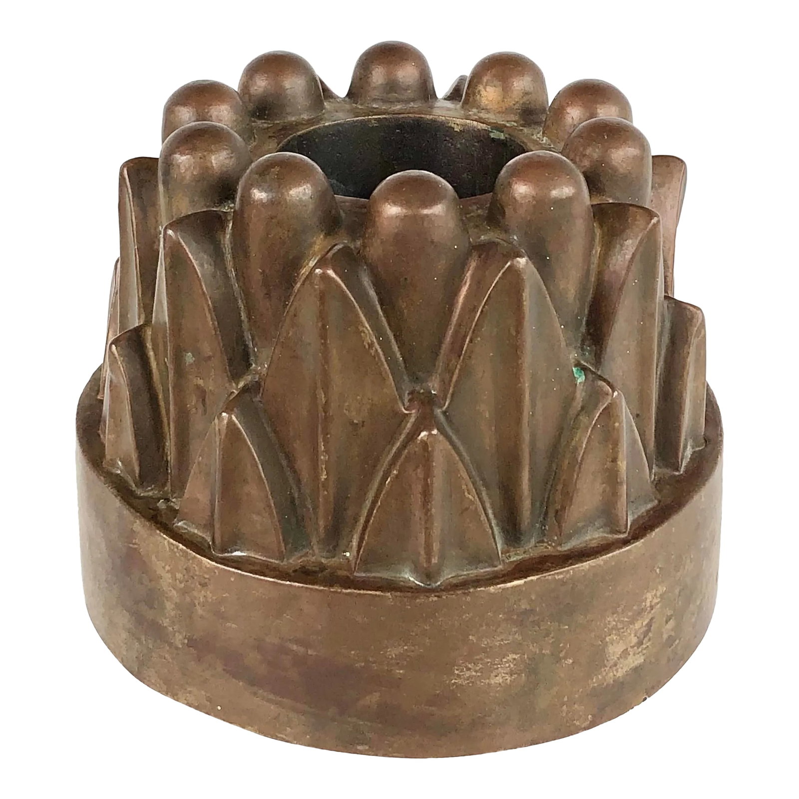 Antique Copper Jelly Cake Mold: Antique Copper Jelly or Cake Mold, Victorian Period Circa Late 1800's to Early 1900. Nice heavy gauge copper with tin lining. Most likely European made and in excellent condition. Approximate