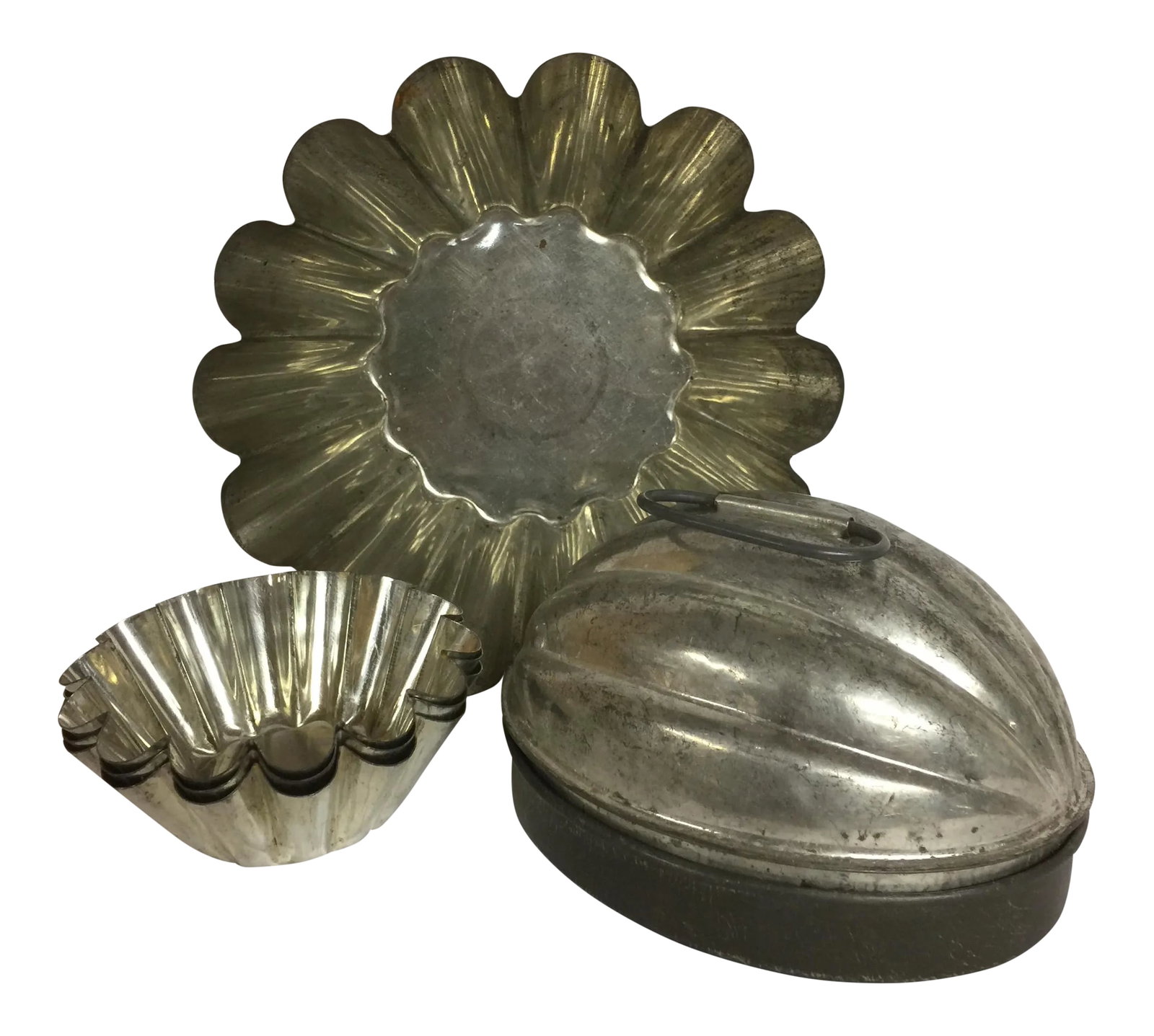 French Fluted Pudding Pans Set - 5: Antique/vintage/primitive pastry and pudding molds for farm and kitchen. Four fluted pastry forms marked made in France. Two part melon shaped mold with handles undetermined, but probably made in US. 