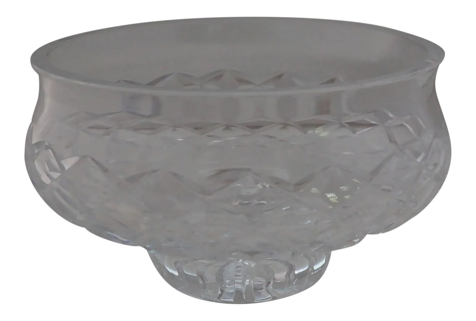 Waterford Crystal Cut Glass Footed Bowl: Crystal Cut Glass Center Piece Bowl, Makers Mark Reads " Waterford" In Excellent Condition. Condition: Alterations: Original Condition Unaltered Imperfections: Some Imperfections Condition Notes: