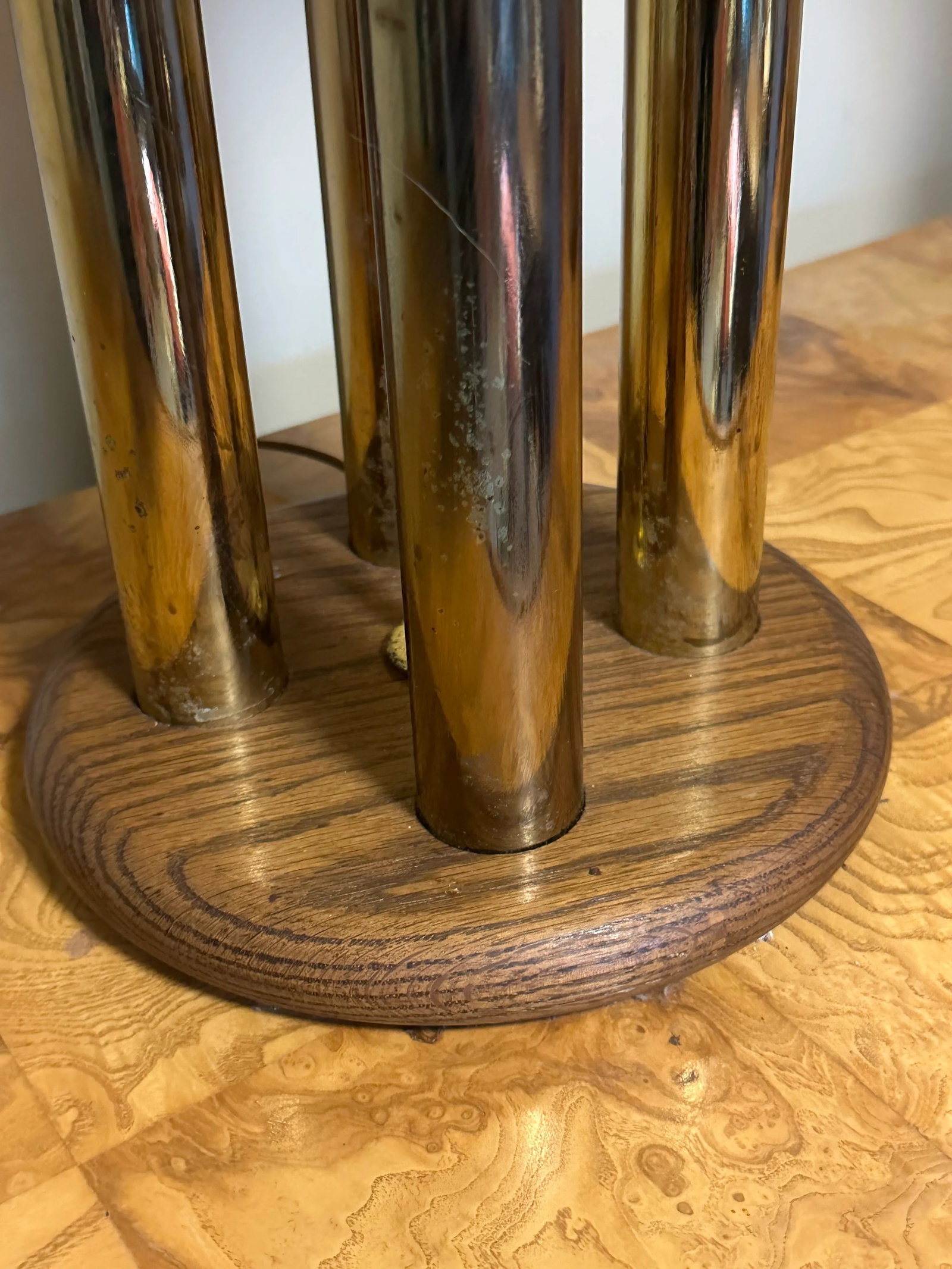 1970s American Modernist Table Lamp Pair Brass and Walnut - 2
