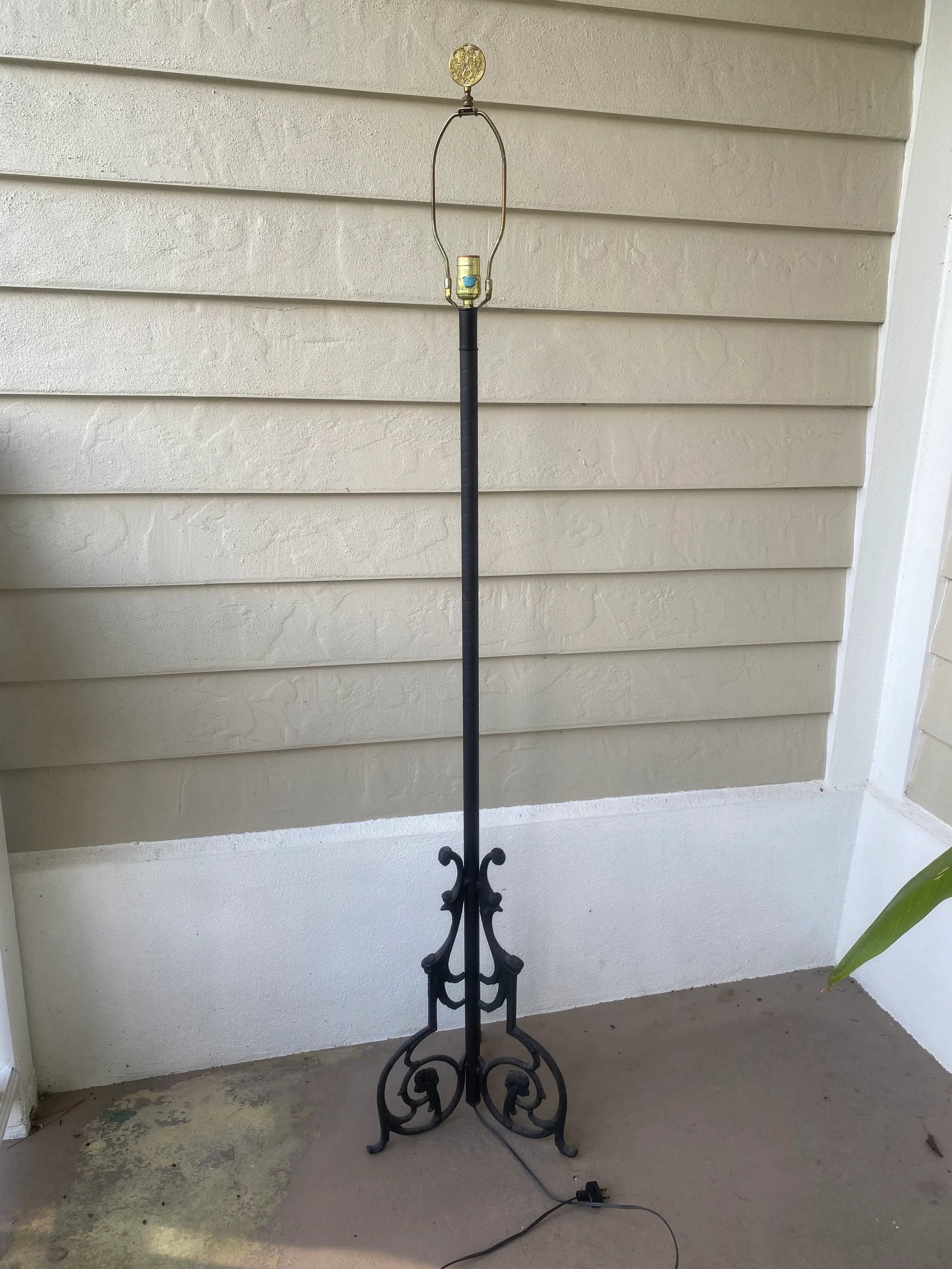 Mid-Century Hollywood Regency Spanish Mediterranean Norman Perry Wrought Iron Floor Lamp - 10