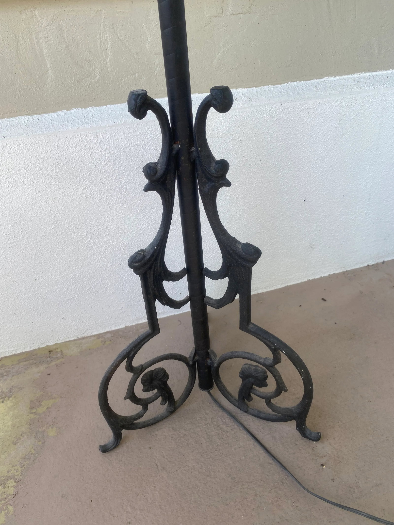 Mid-Century Hollywood Regency Spanish Mediterranean Norman Perry Wrought Iron Floor Lamp - 6