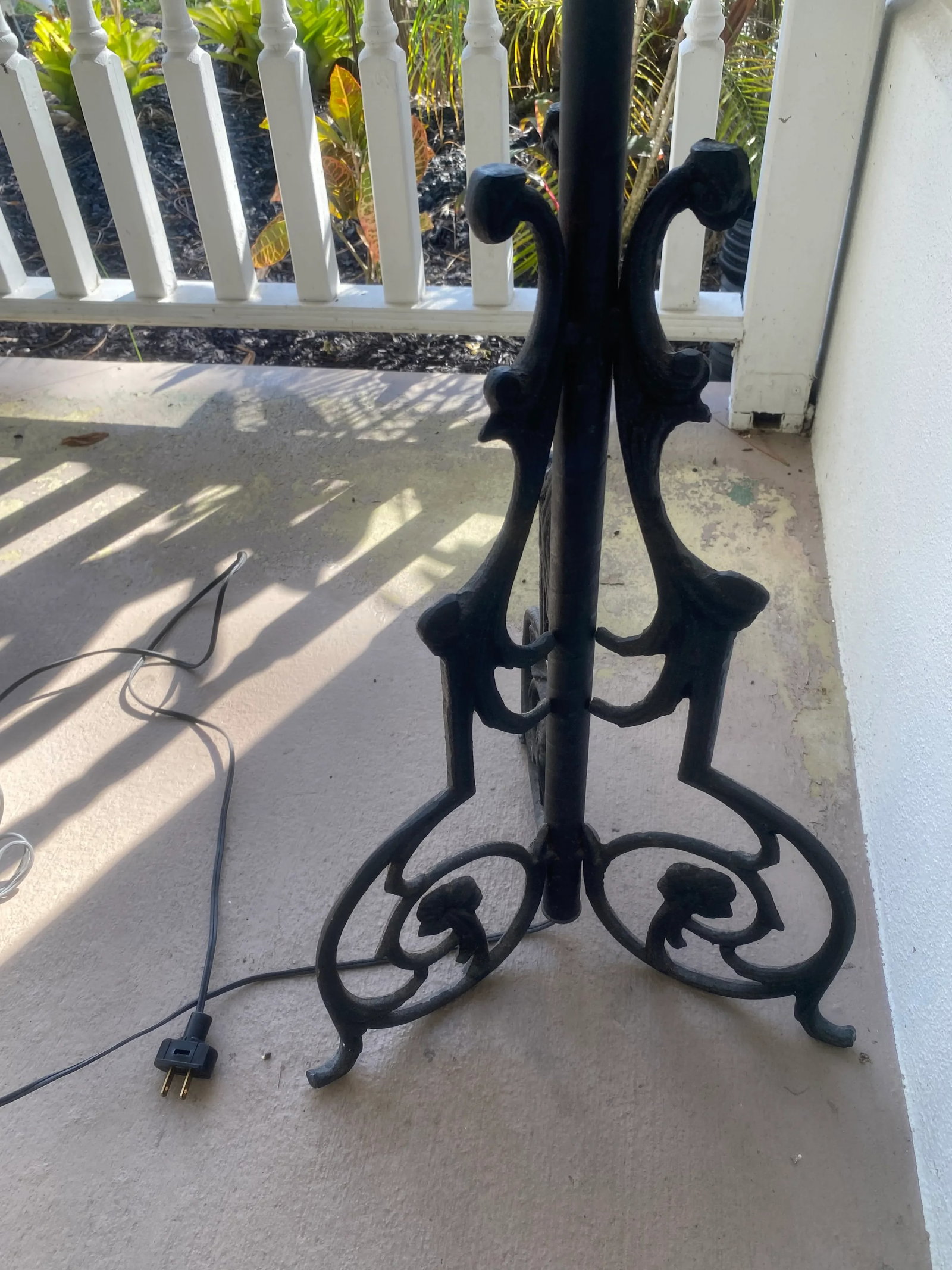 Mid-Century Hollywood Regency Spanish Mediterranean Norman Perry Wrought Iron Floor Lamp - 8