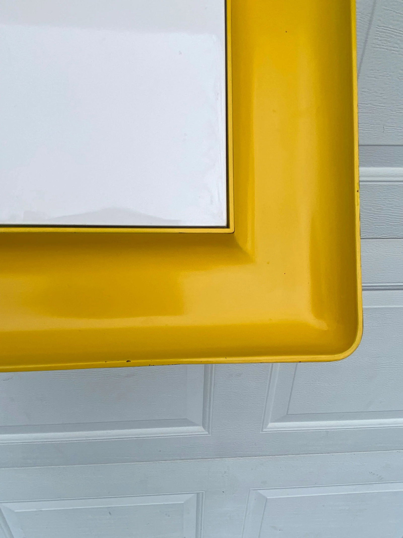 Mid 20th Century Georges Briard Yellow Lacquer Cheese and Cracker Tray - 7