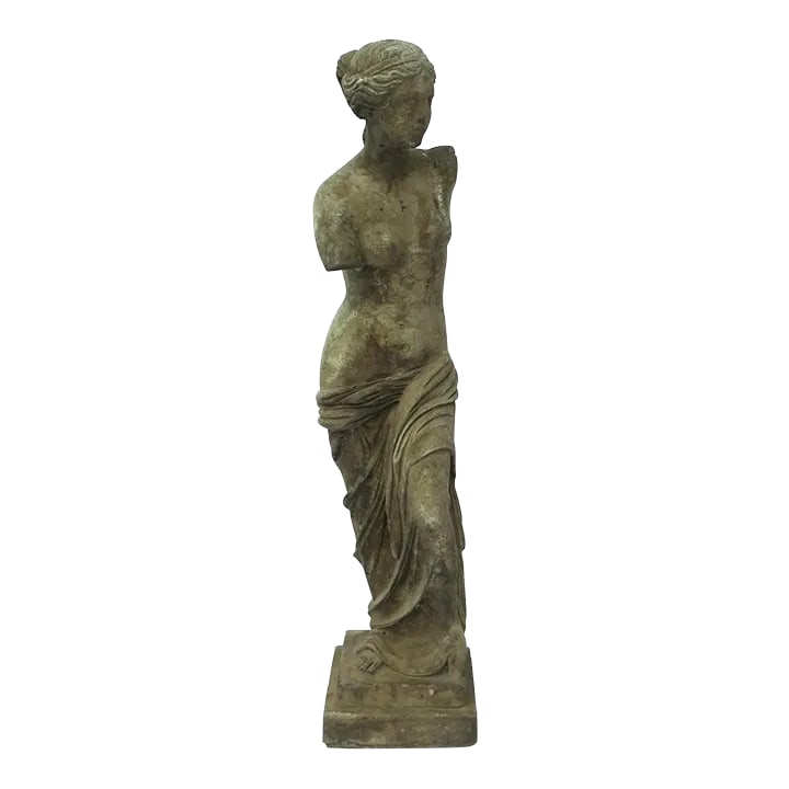 Venus De Milo Female Figurative Stone Statue Sculpture Outdoors Garden: A beautiful Venus de Milo female figurative cast stone statue sculpture piece, in the Neoclassical style, circa 20th century. A great statement piece for outdoors garden or indoors on a column