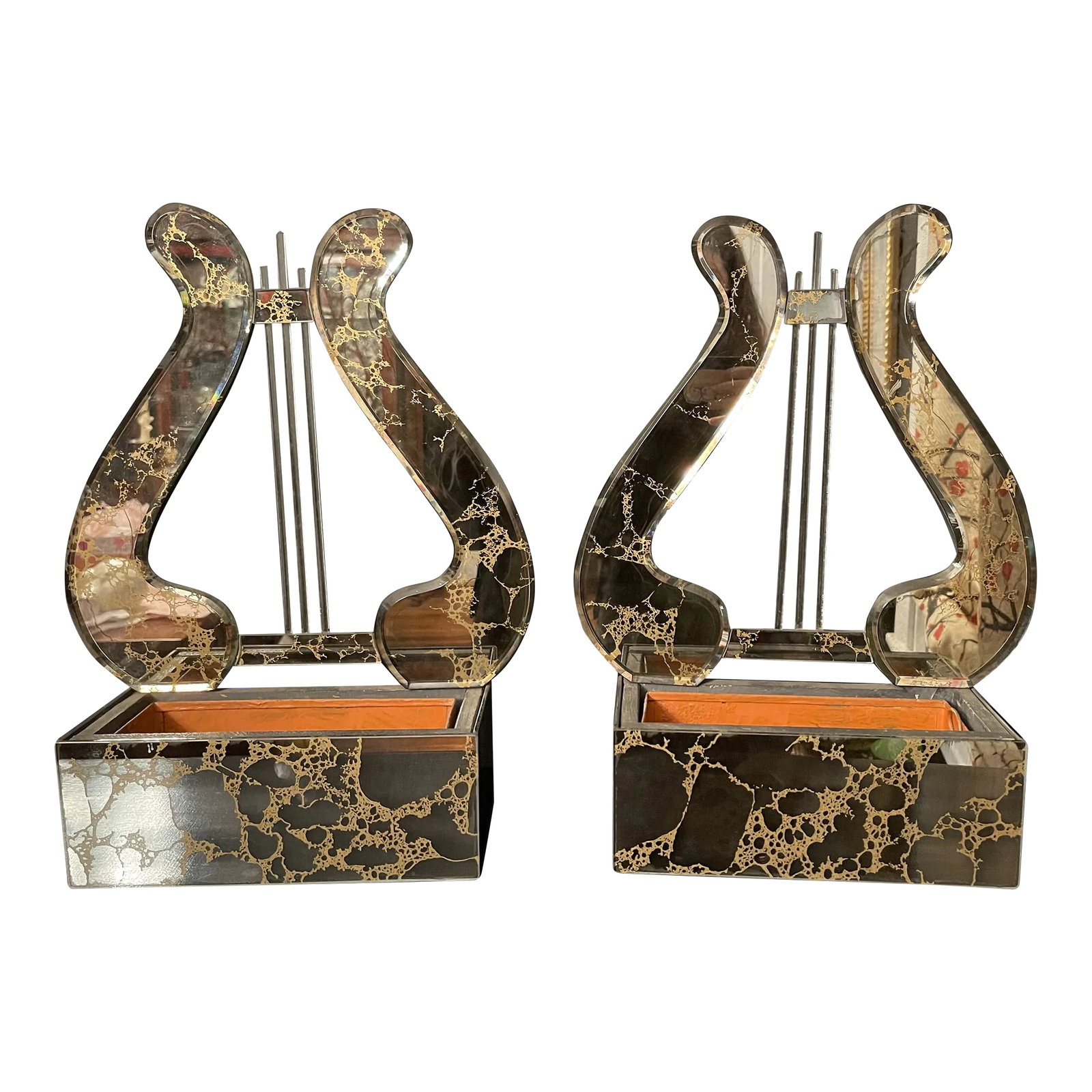 Pair of 1950s Italian Eglomise Planter Wall Decorations: High impact pair of Italian decorative harp form planter sconces. The wood backed glass is sturdy and can sit on a table or be hung on a wall. Each with eglomise decorated mirror framing on a wood bac